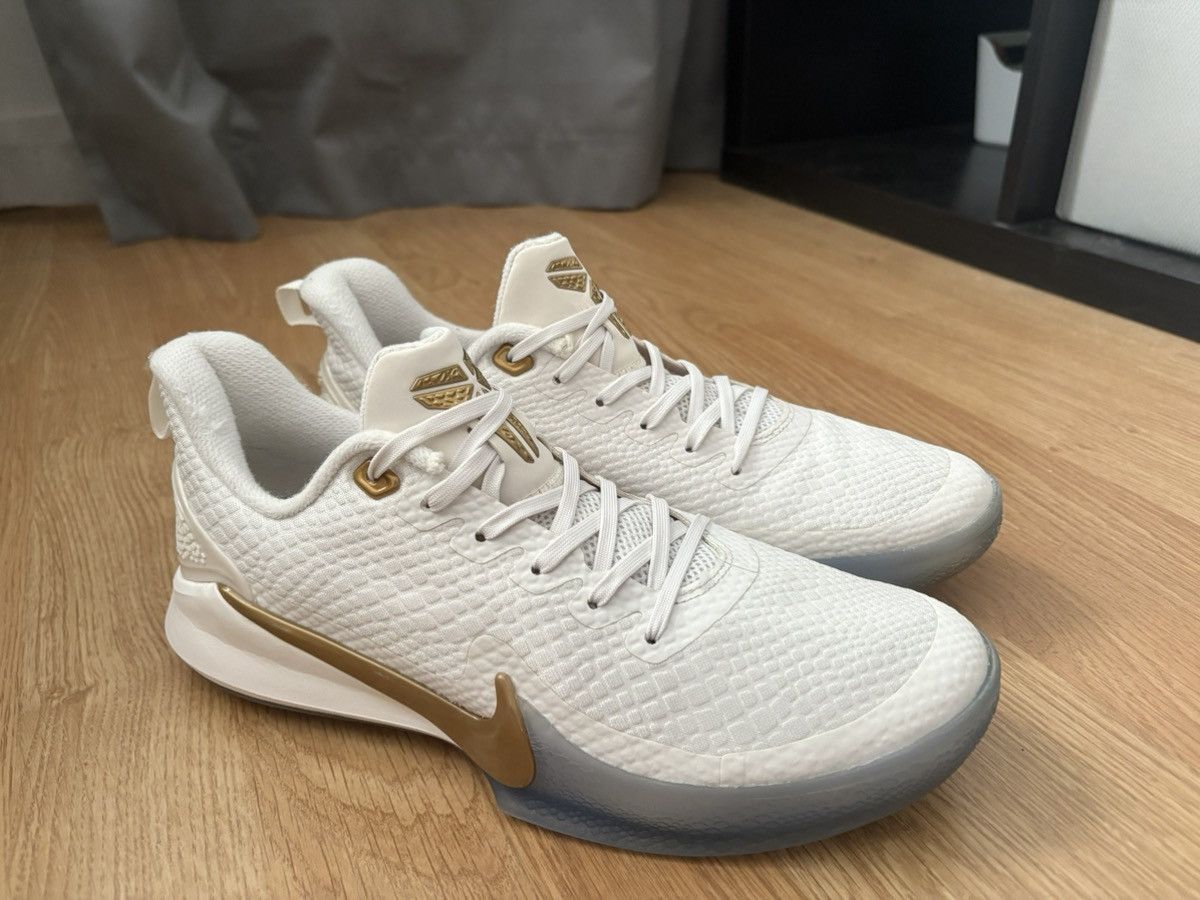 Nike Nike Kobe Mamba Focus Metallic Gold Size US 7.5 / EU 40-41 - 1 Thumbnail