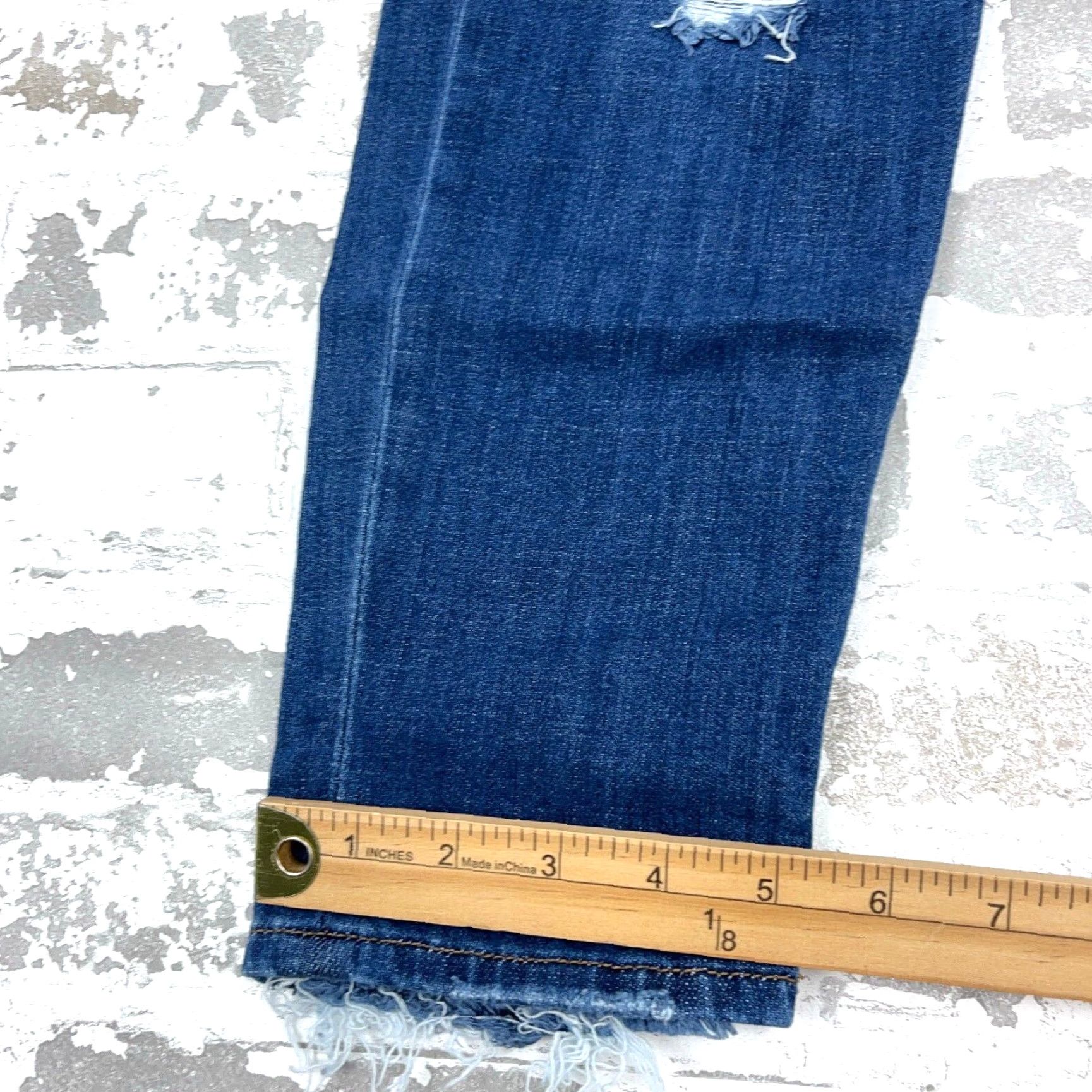 American Eagle Outfitters American Eagle Outfitters Jeans Women 2 High Rise Button Fly Ripped Holes N/A Size 26" / US 2 / IT 38 - 6 Thumbnail