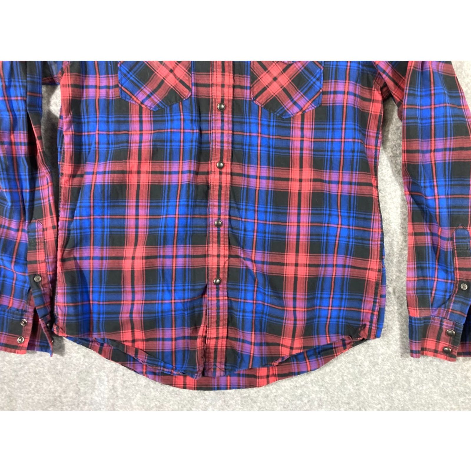 American Eagle Outfitters American Eagle Outfitters Western Shirt Mens M Blue Red Plaid Vintage Fit Snap Long Sleeve Cowboy Pockets Pearl Snap Casual Shirt Mens M Western Shirt Size US M / EU 48-50 / 2 - 4 Thumbnail
