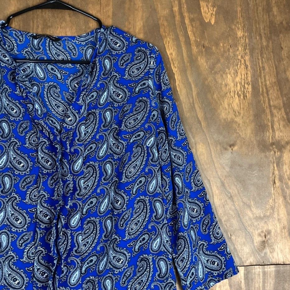 Banana Republic Banana Republic Blouse Blue Paisley V Neck Popover 3/4 Sleeve S Womens Size S / US 4 / IT 40 - 4 Thumbnail