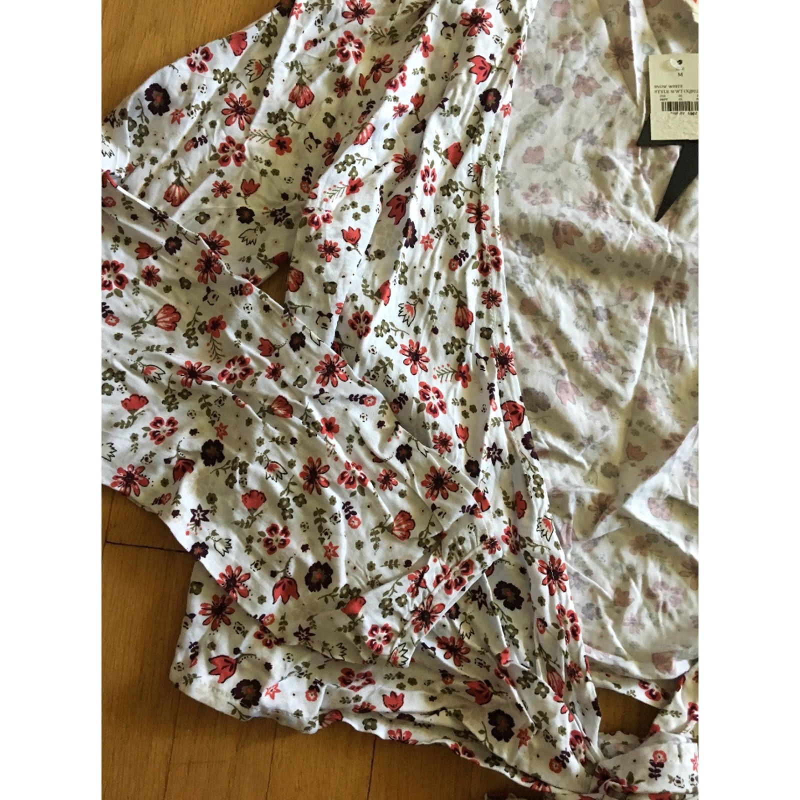 Junk Food JUNK FOOD Blouse Long Sleeve Crop Tie Front Floral Snow White NWT Size M Womens Size M / US 6-8 / IT 42-44 - 2 Thumbnail