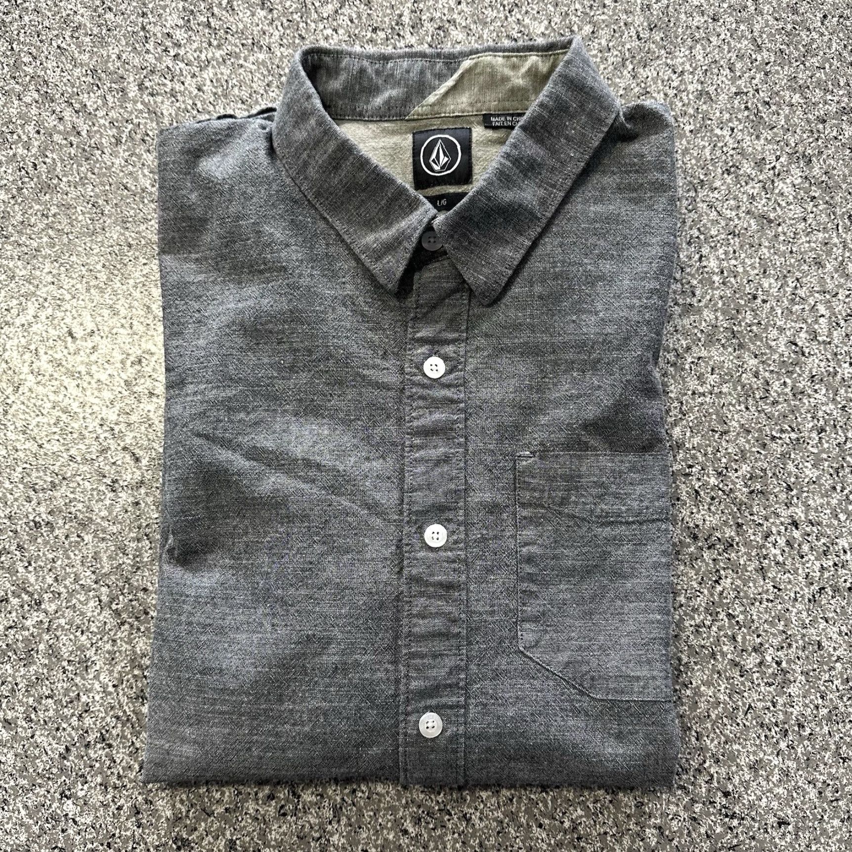 Volcom Volcom Button-Up Shirt Mens L Gray Solid Long Sleeve Woven Cotton Collar Down Size US L / EU 52-54 / 3 - 2 Thumbnail