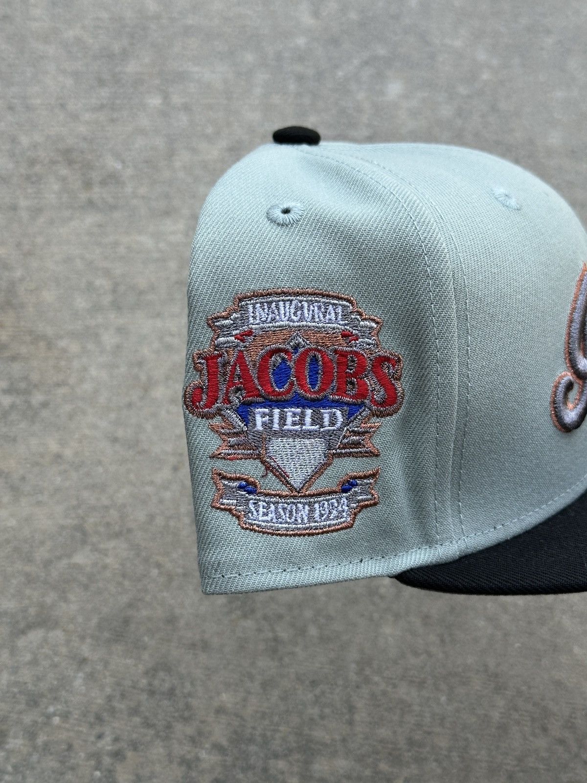MLB × New Era Cleveland Indians Script Two Tone Fitted Hat 7 1/4 95 North Size ONE SIZE - 2 Thumbnail