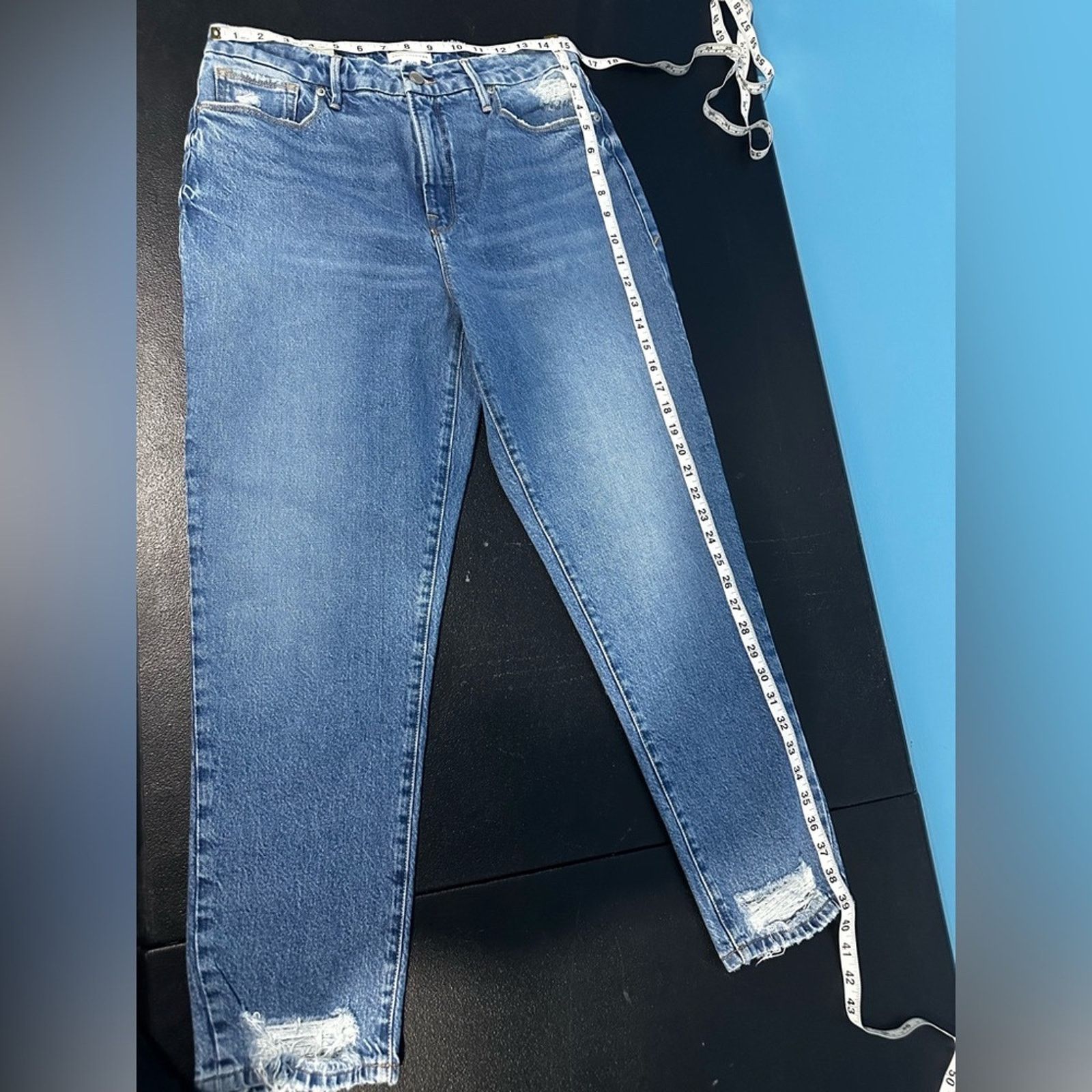 Good American Good American good classic distressed jeans NWT Size 8/29 Size US 29 - 7 Thumbnail