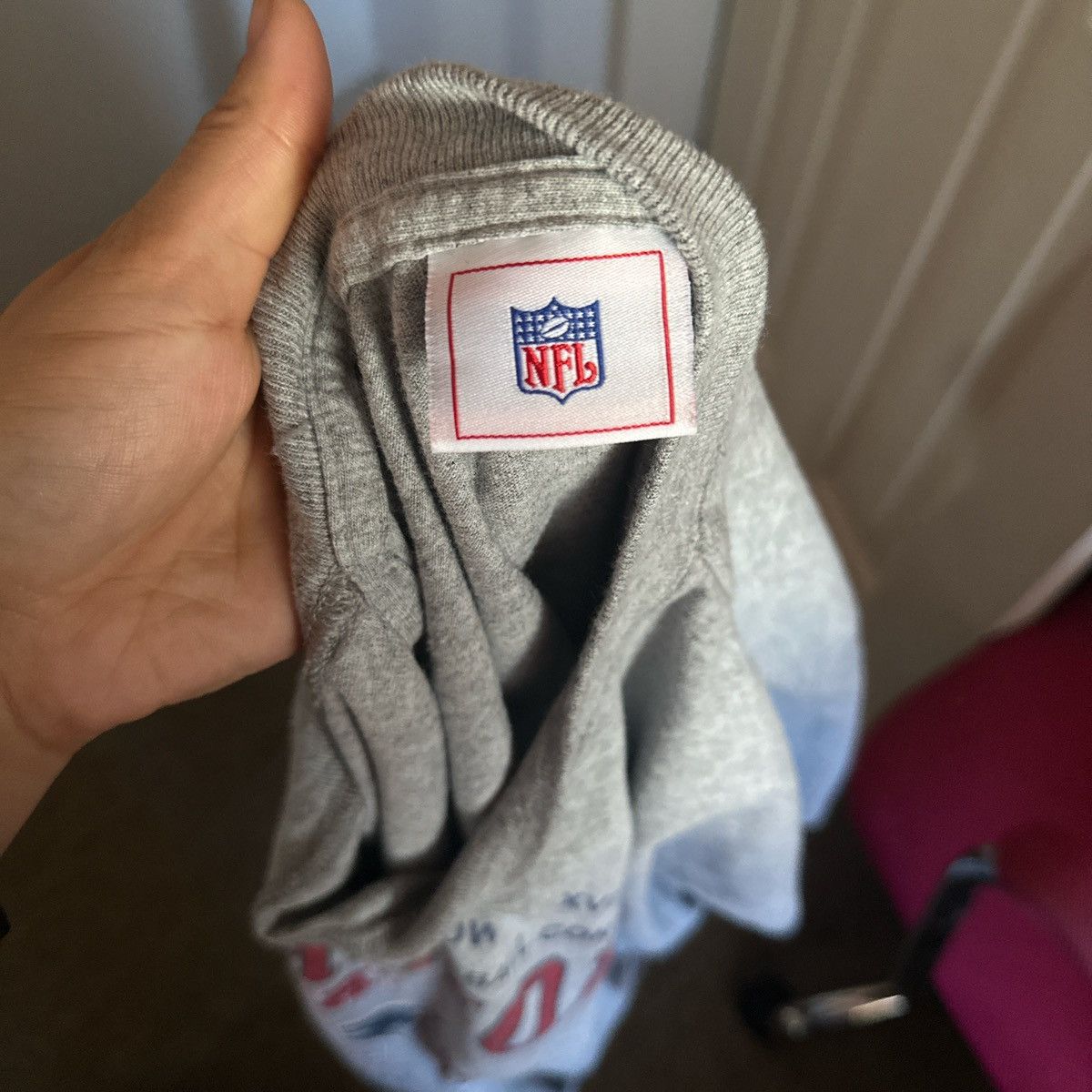 NFL vintage 2004 nfl patriots super bowl champs tee Size US L / EU 52-54 / 3 - 4 Thumbnail