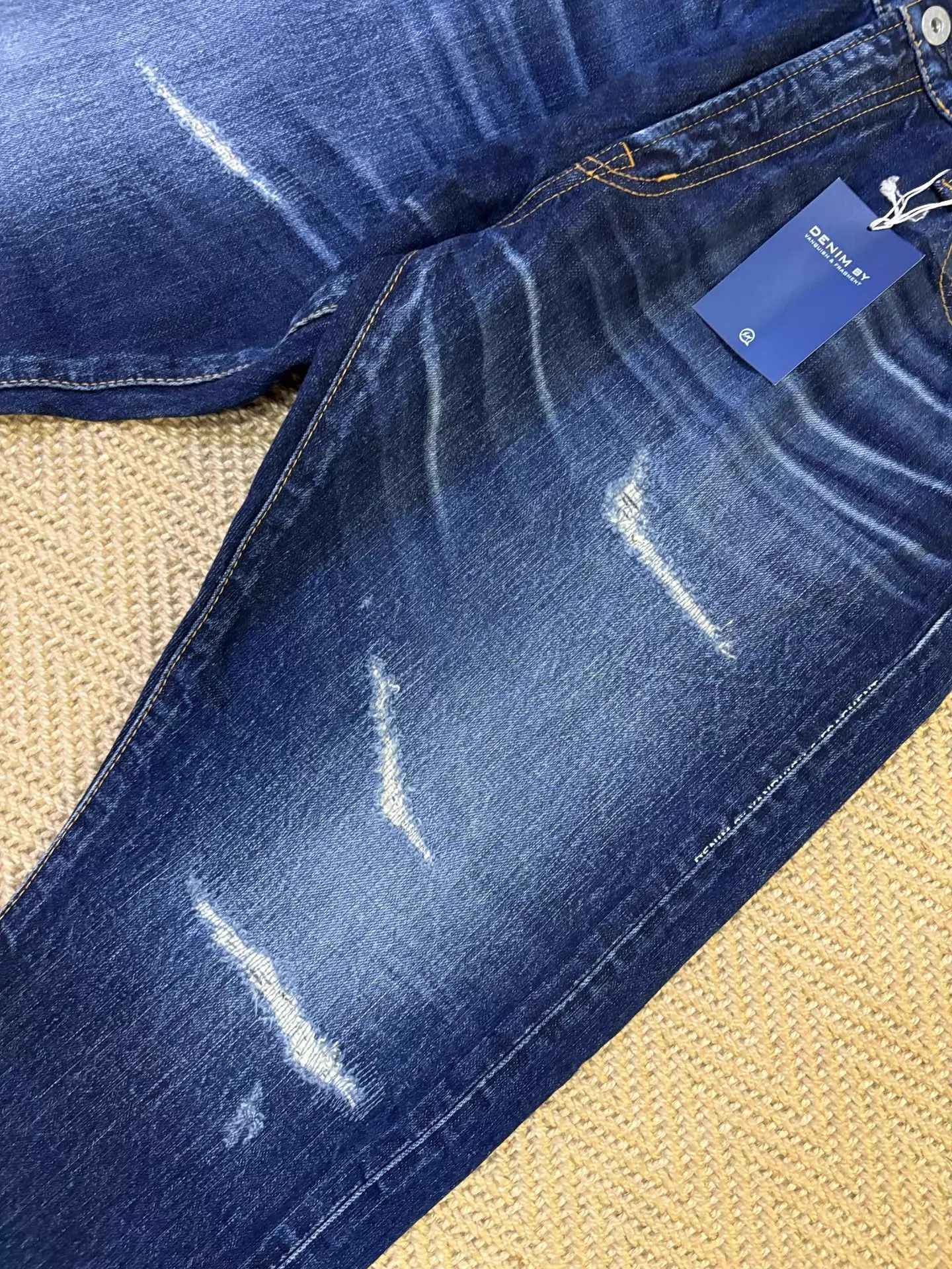 Vanquish VANQUISH & FRAGMENT Lightning Washed Cut 9-Jeans W36 Size US 36 / EU 52 - 6 Thumbnail