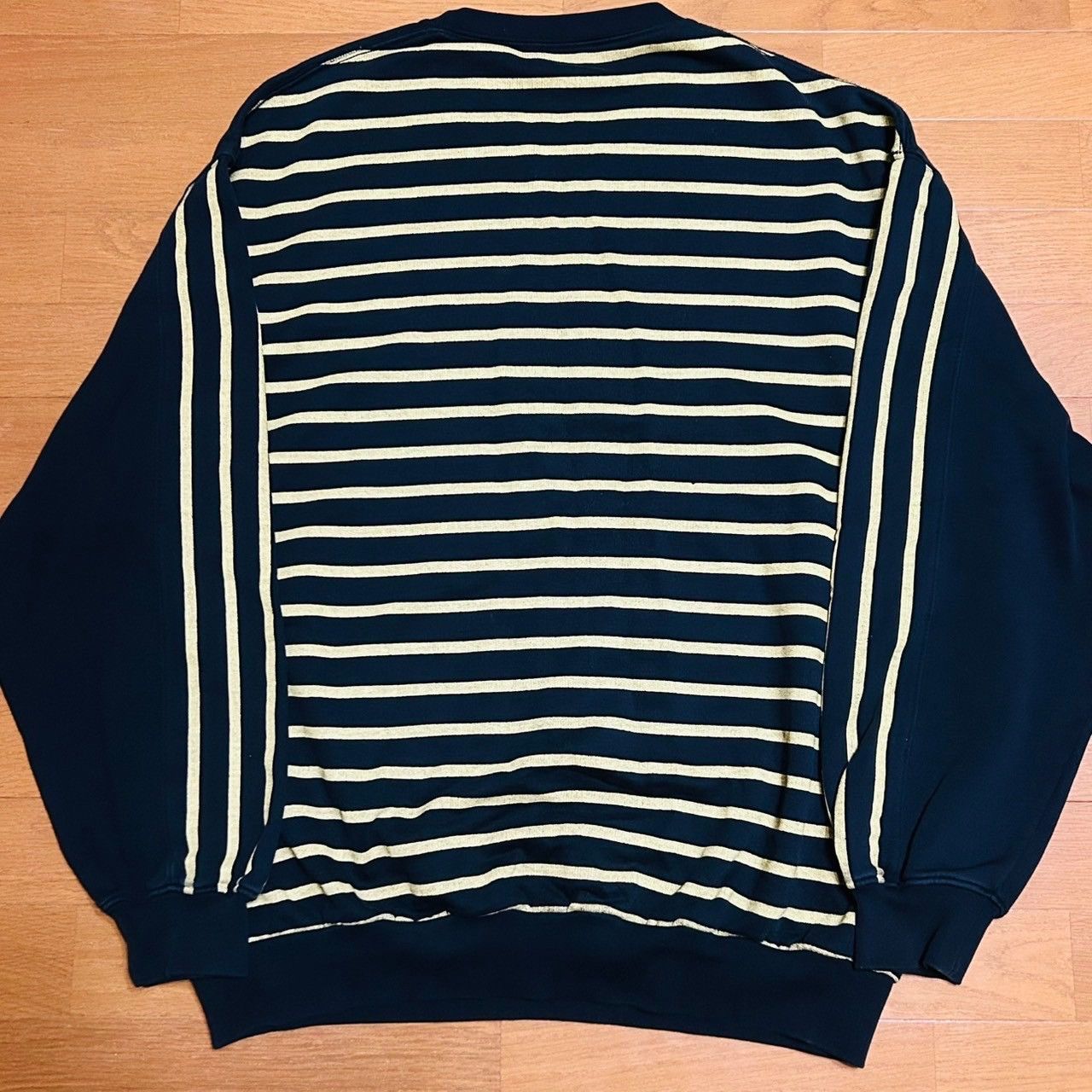 Balenciaga Balenciaga 17AW HOMME Stripe Crewneck Sweat Size US XL / EU 56 / 4 - 2 Thumbnail