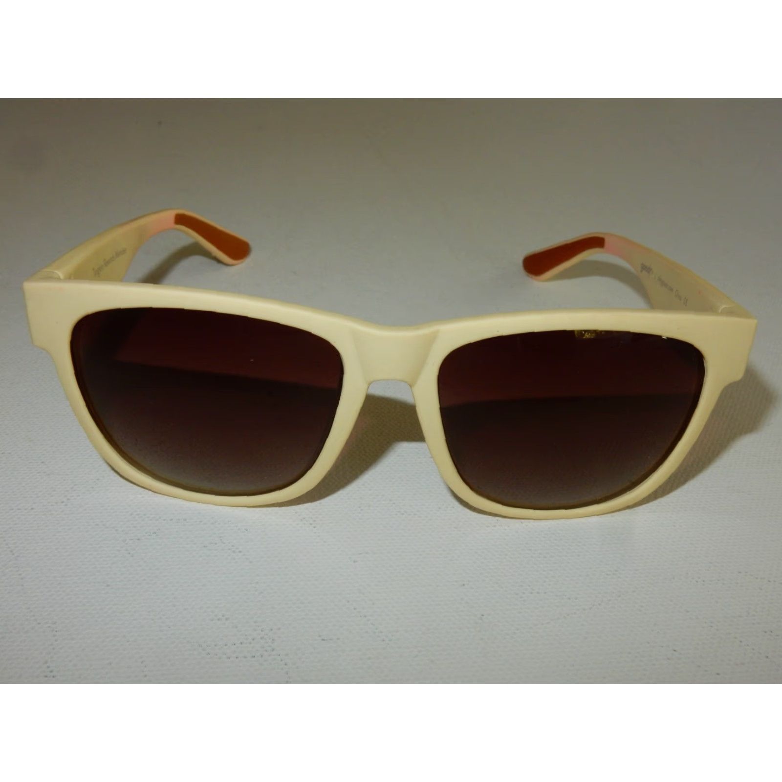 Vintage VINTAGE Goodr Sunglasses Unisex Adults Accessories Tangiers Rewards Member Ivory Size ONE SIZE - 2 Thumbnail