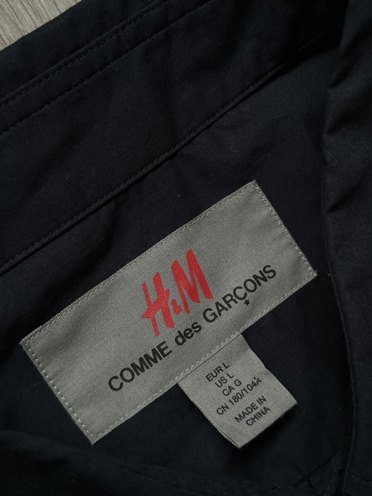 Comme des Garcons × Japanese Brand Shirts 👔 H&M x Comme Des Garçons 🔘 Japanbrand 🇯🇵 🔘 Size US L / EU 52-54 / 3 - 3 Thumbnail