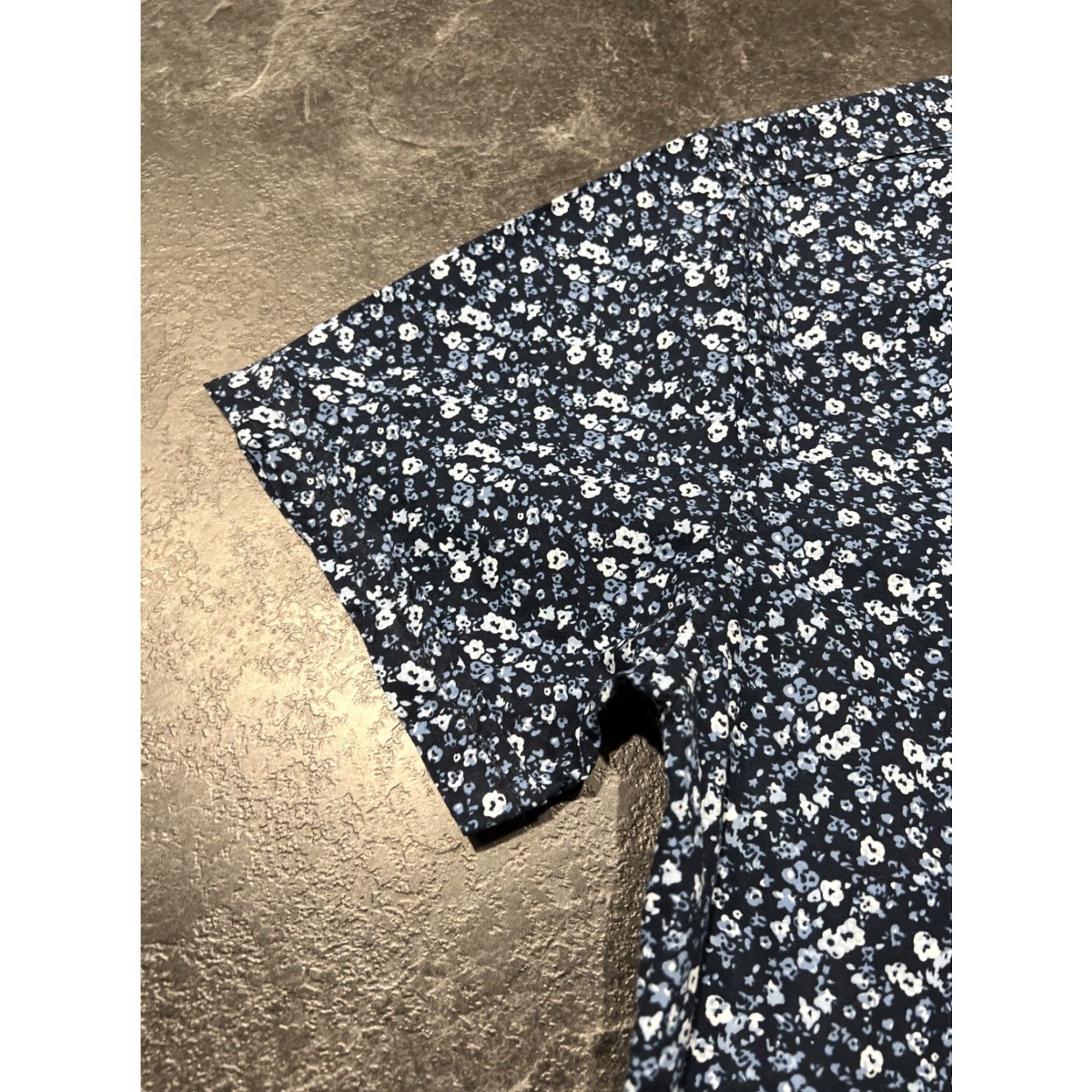 Denime Denim & Flower Shirt Mens SIZE Medium Slim-Fit Blue Flowers Button-Up Short Sleeve Cotton Denim & Flower Shirt Mens Slim-Fit Blue Flowers Size US M / EU 48-50 / 2 - 5 Thumbnail