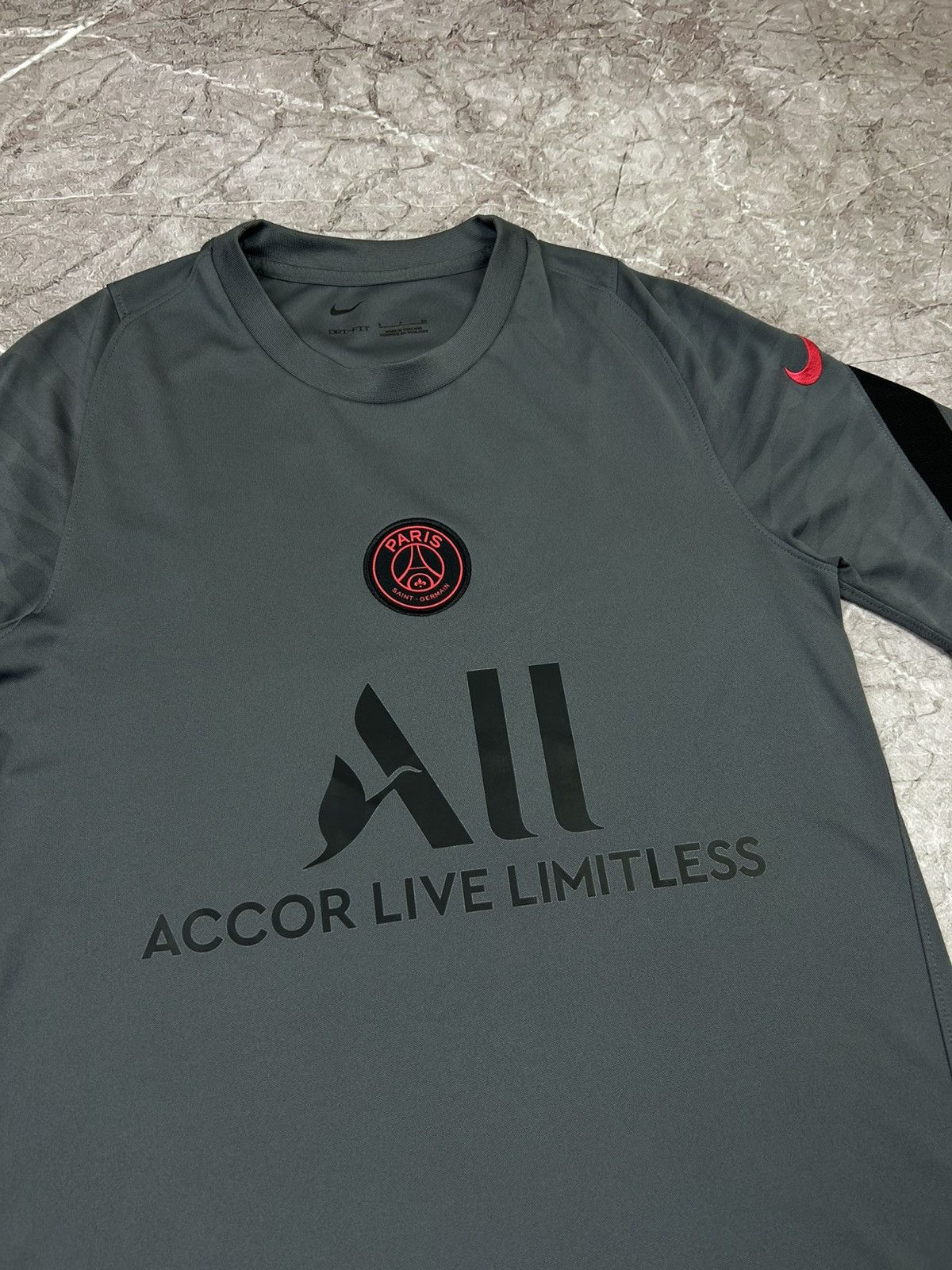 Nike Nike Paris Saint Germain 2019/20 Blokecore Home Jersey Size US S / EU 44-46 / 1 - 4 Thumbnail