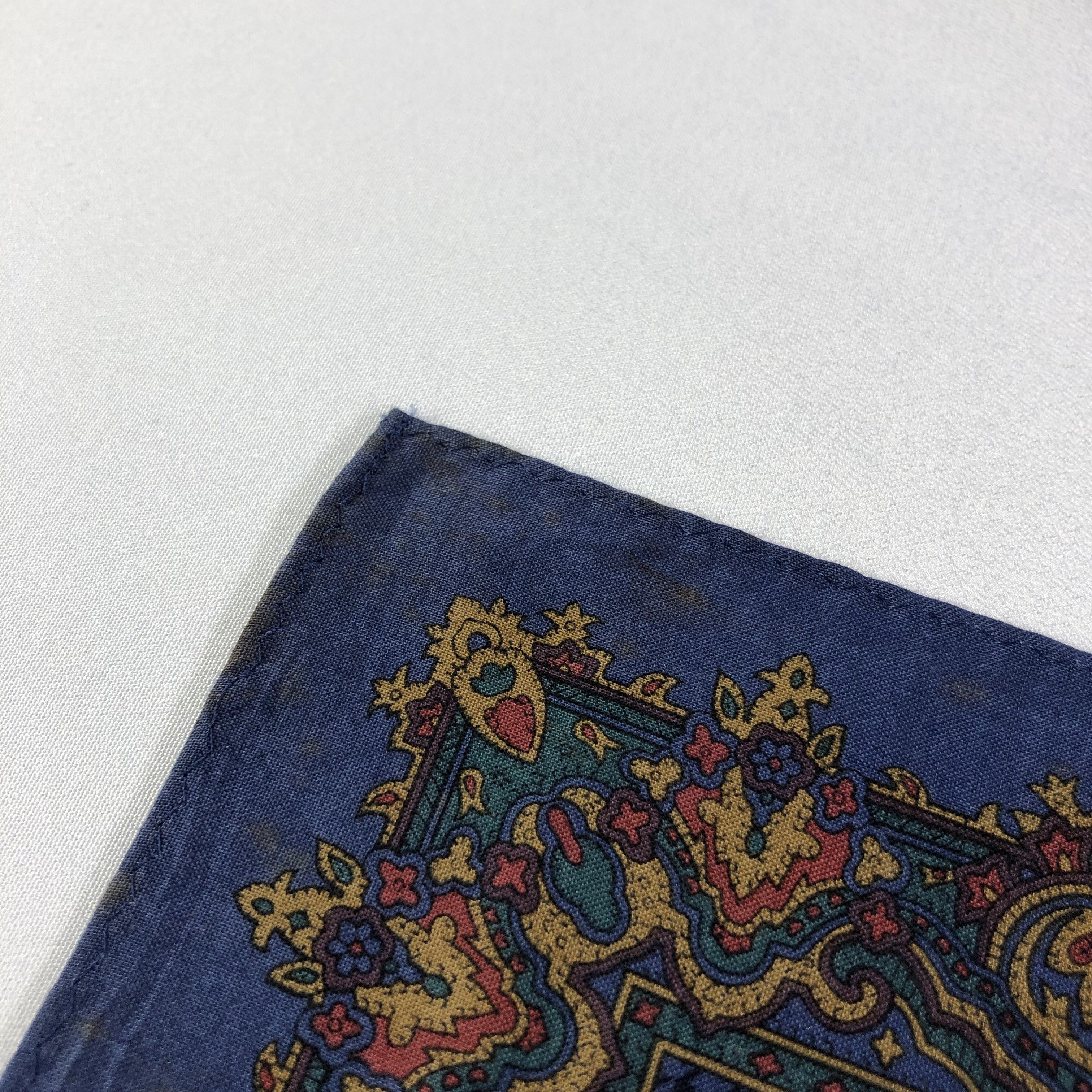 Yves Saint Laurent YSL Paisley Handkerchief Neckerchief Bandana H1857 Size ONE SIZE - 13 Thumbnail
