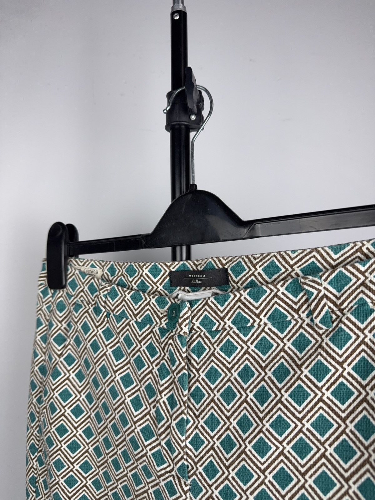 Weekend Max Mara Luxury Weekend Max Mara Geometric Capri Pants W30 Designer Size 30" / US 8 / IT 44 - 4 Thumbnail