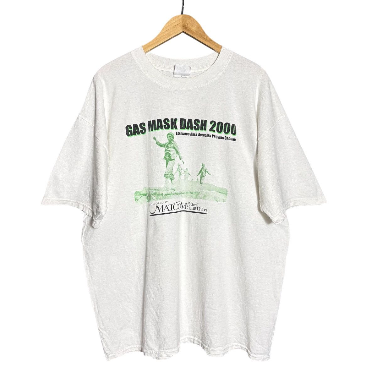 Vintage Vintage Gas Mask Dash T-Shirt Size US XL / EU 56 / 4 - 1 Thumbnail