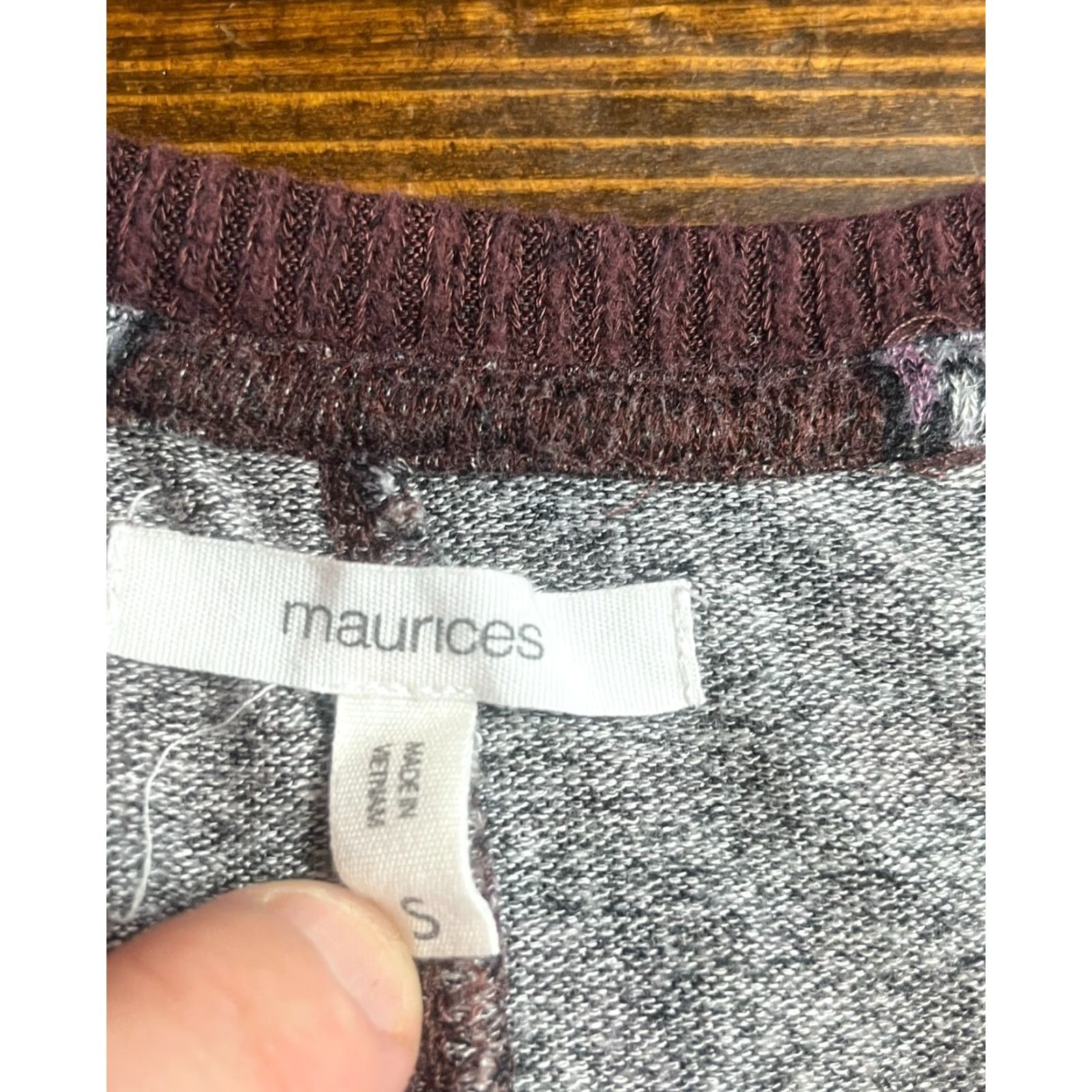 Vintage Maurices Shirt Women's Size Small Maroon Floral Half Sleeve T-Shirt Casual Regular Womens Size S / US 4 / IT 40 - 5 Thumbnail