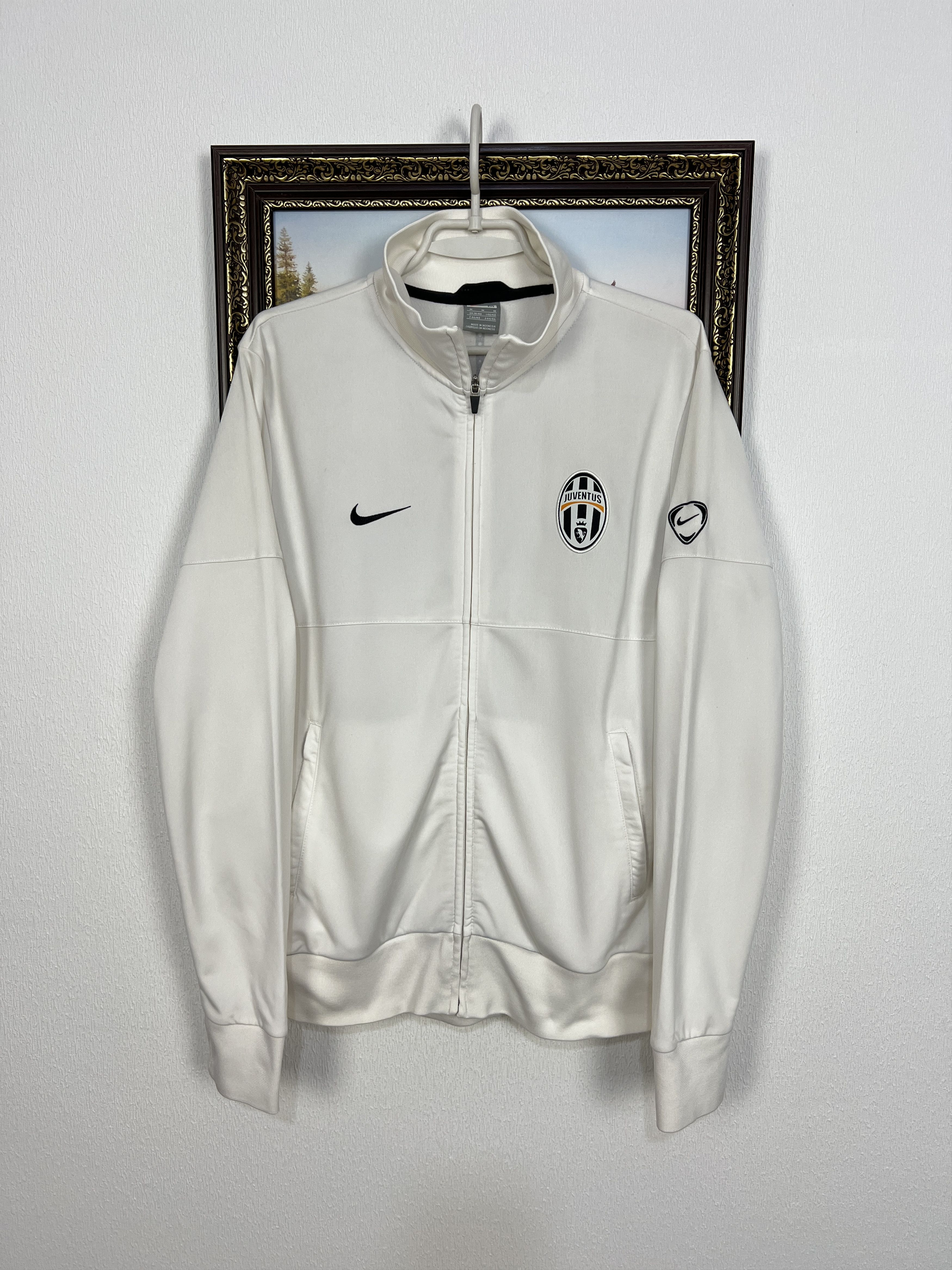 Nike Vintage Nike Juventus Football White Jacket Soccer Size US M / EU 48-50 / 2 - 1 Thumbnail