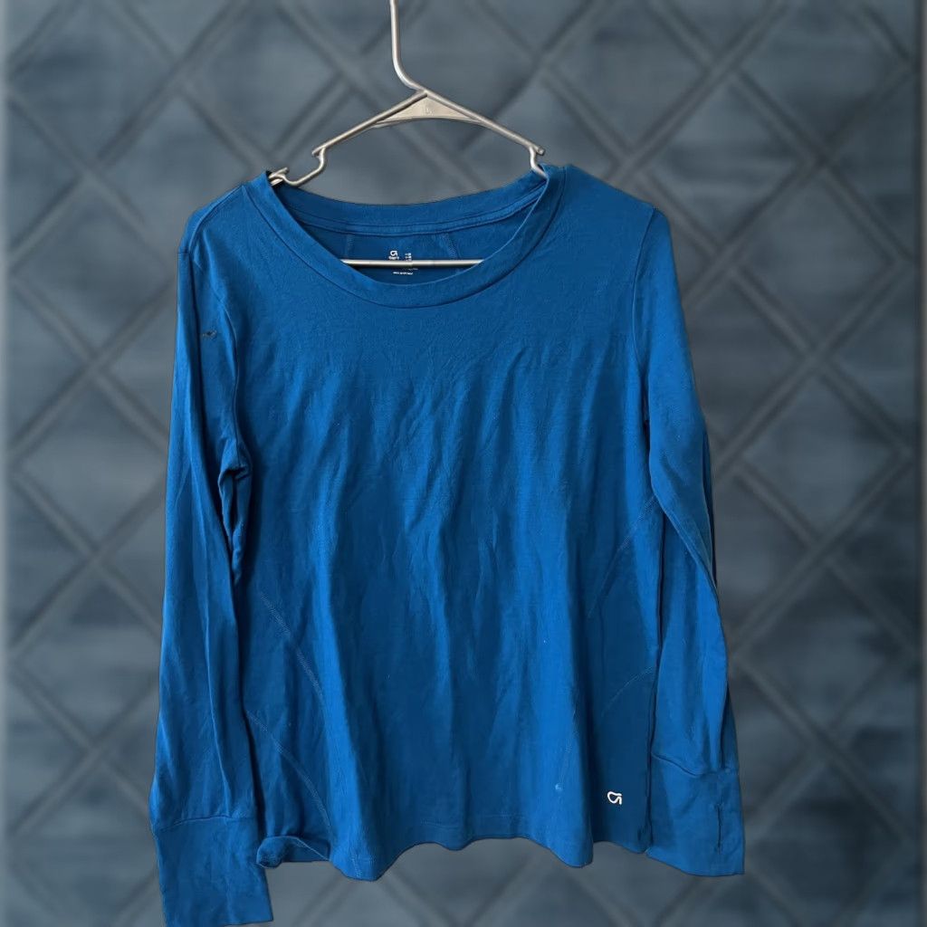 Vintage GapFit Womens Long Sleeve Shirt Size M Light Blue Lightweight Activewear Shirt Women Size M / US 6-8 / IT 42-44 - 1 Thumbnail