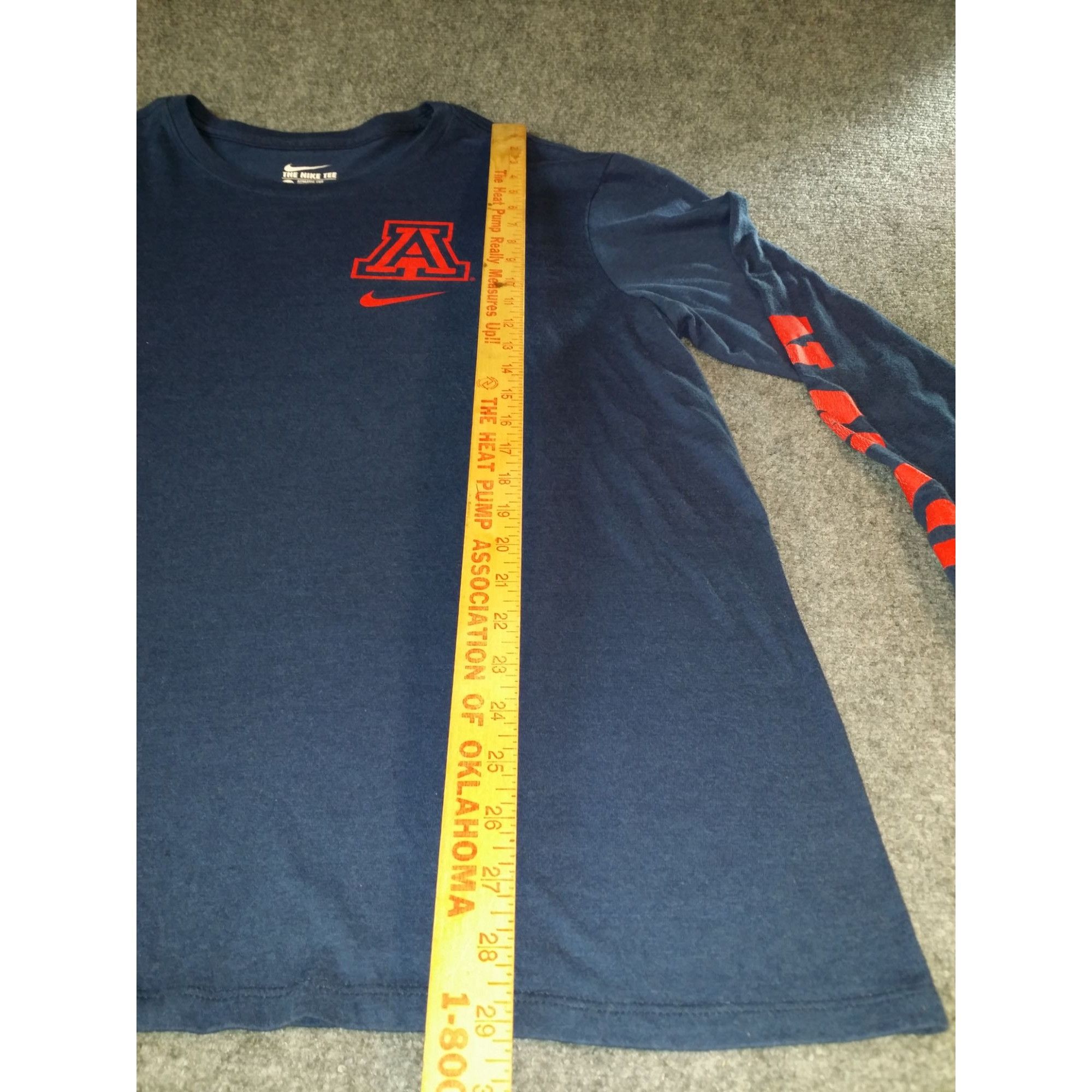 Nike Arizona Wildcats Athletic Cut Tshirt Men Sz XL The Nike Tee Size US XL / EU 56 / 4 - 3 Thumbnail
