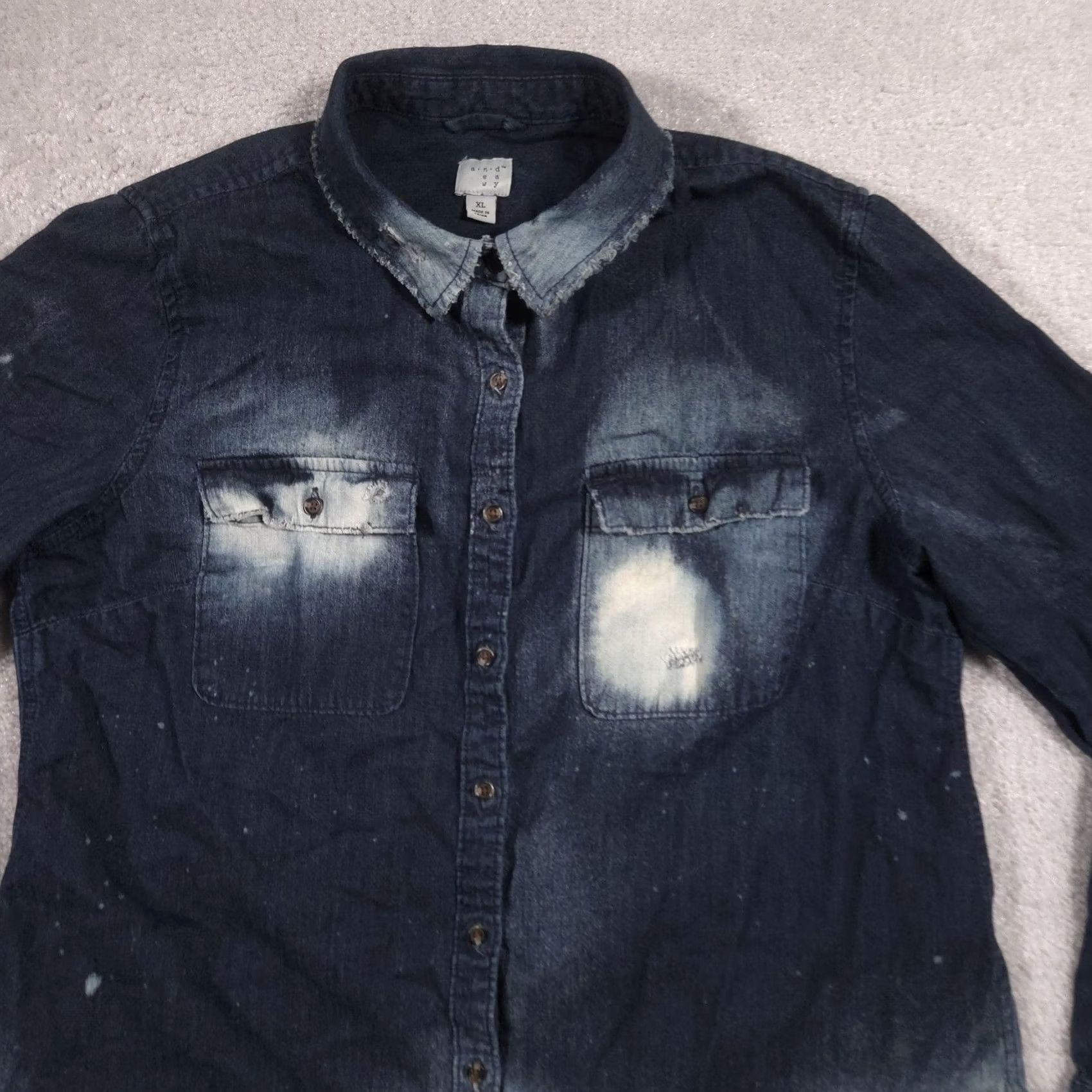 Denime VINTAGE a.n.d Shirt Womens XL Blue Denim Bleached Crime Show Graphic Long Sleeve Top Size XL / US 12-14 / IT 48-50 - 4 Thumbnail