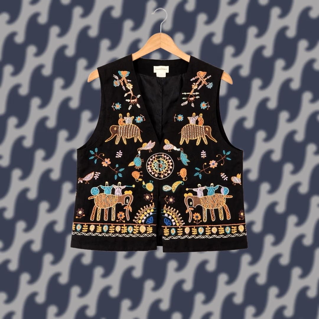 Vintage VINTAGE Newport News Black Embroidered Elephant Folk Art Boho Cotton Vest L Women Size L / US 10 / IT 46 - 1 Thumbnail