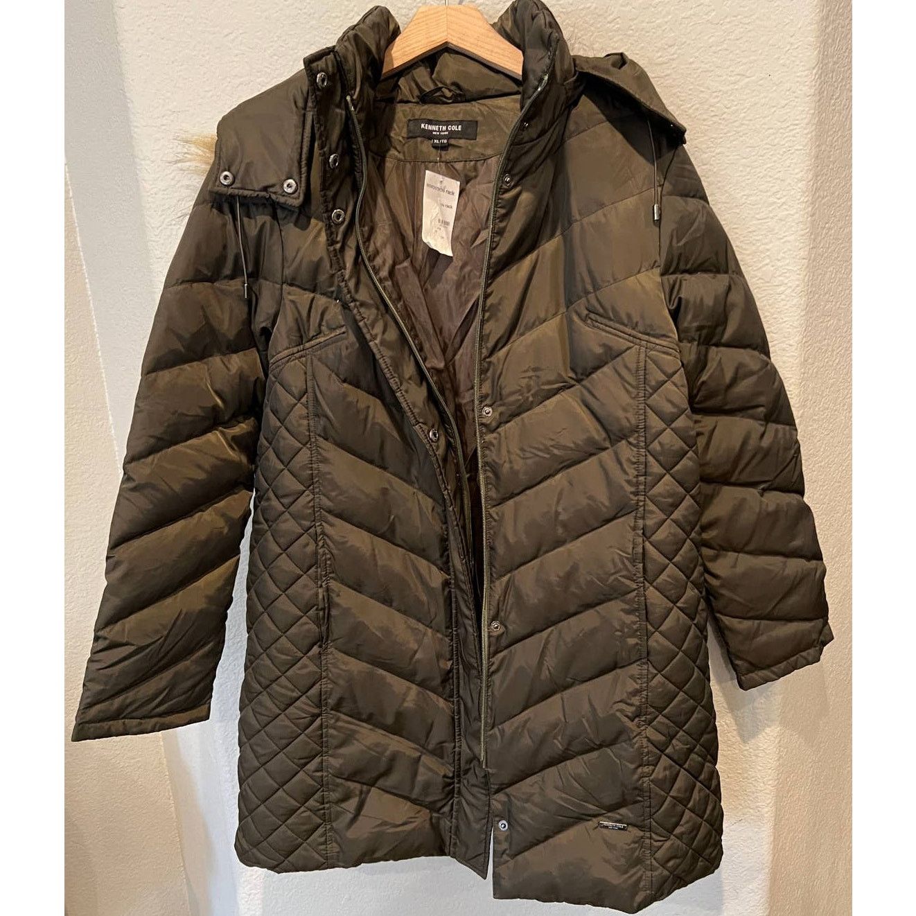 Kenneth Cole Kenneth Cole Faux Fur Trim Hooded Down Puffer Coat (XL) Size XL / US 12-14 / IT 48-50 - 4 Thumbnail