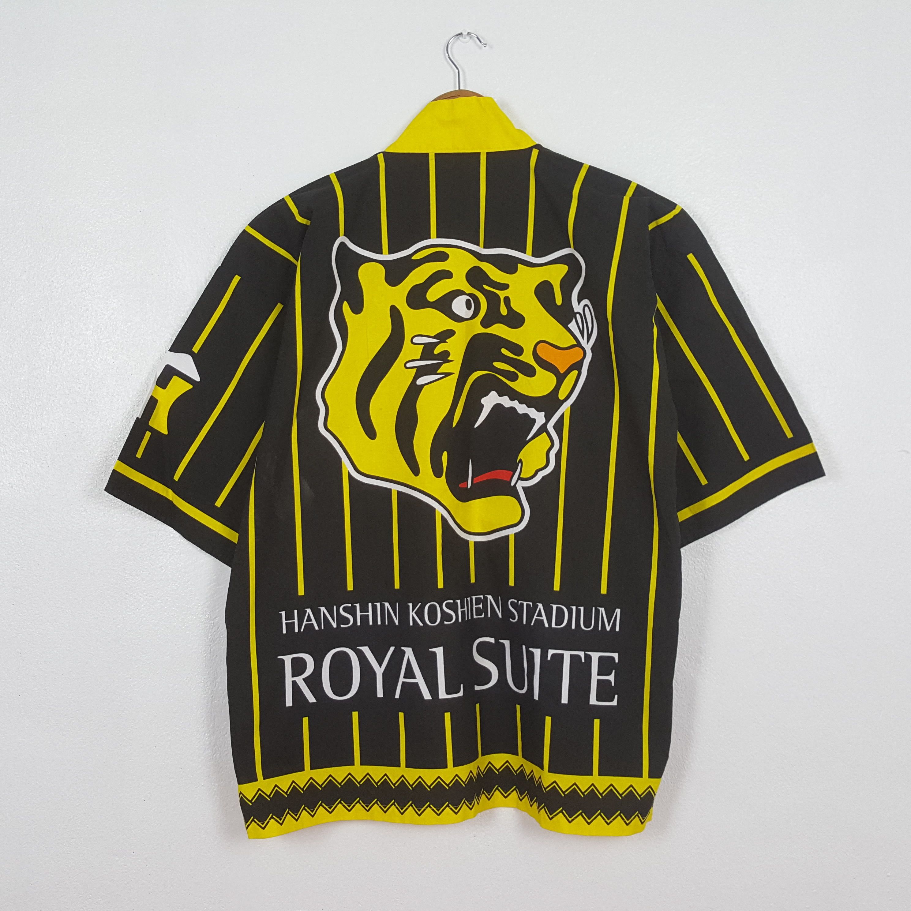 Vintage Vintage Hanshin Tigers Japan Baseball Team Kimono C304N16 Size US XL / EU 56 / 4 - 1 Thumbnail