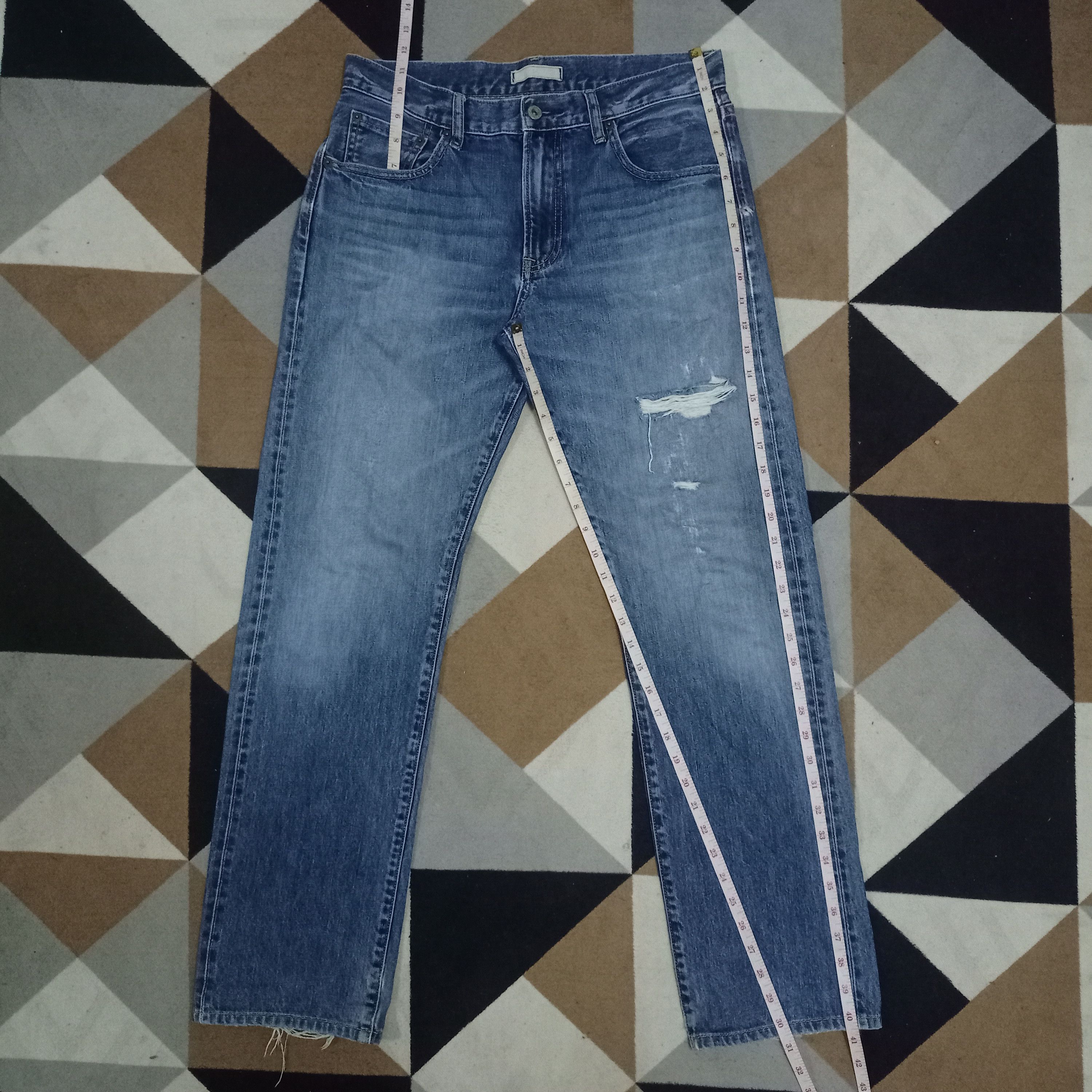 Japanese Brand × Uniqlo Vintage Uniqlo Selvedge Blue Wash Distressed Loose Jeans Size US 32 / EU 48 - 9 Thumbnail
