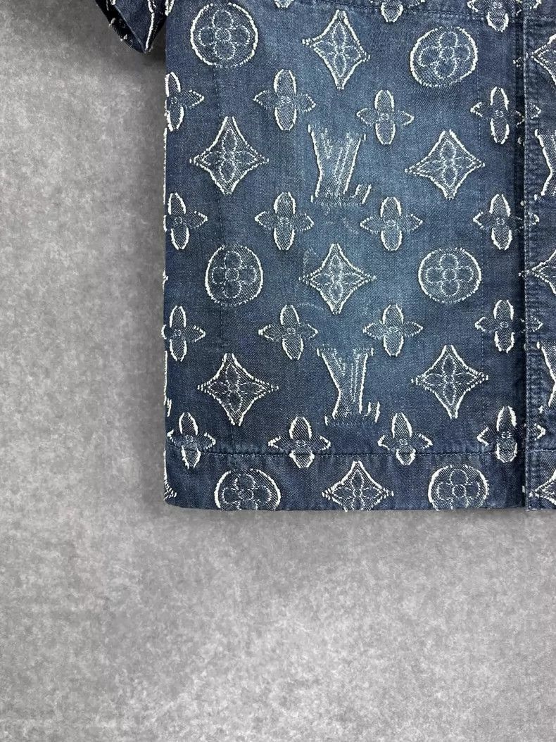 Louis Vuitton Louis Vuitton Louis Vuitton Blue Short Sleeve Shirt for Me Size US S / EU 44-46 / 1 - 4 Thumbnail