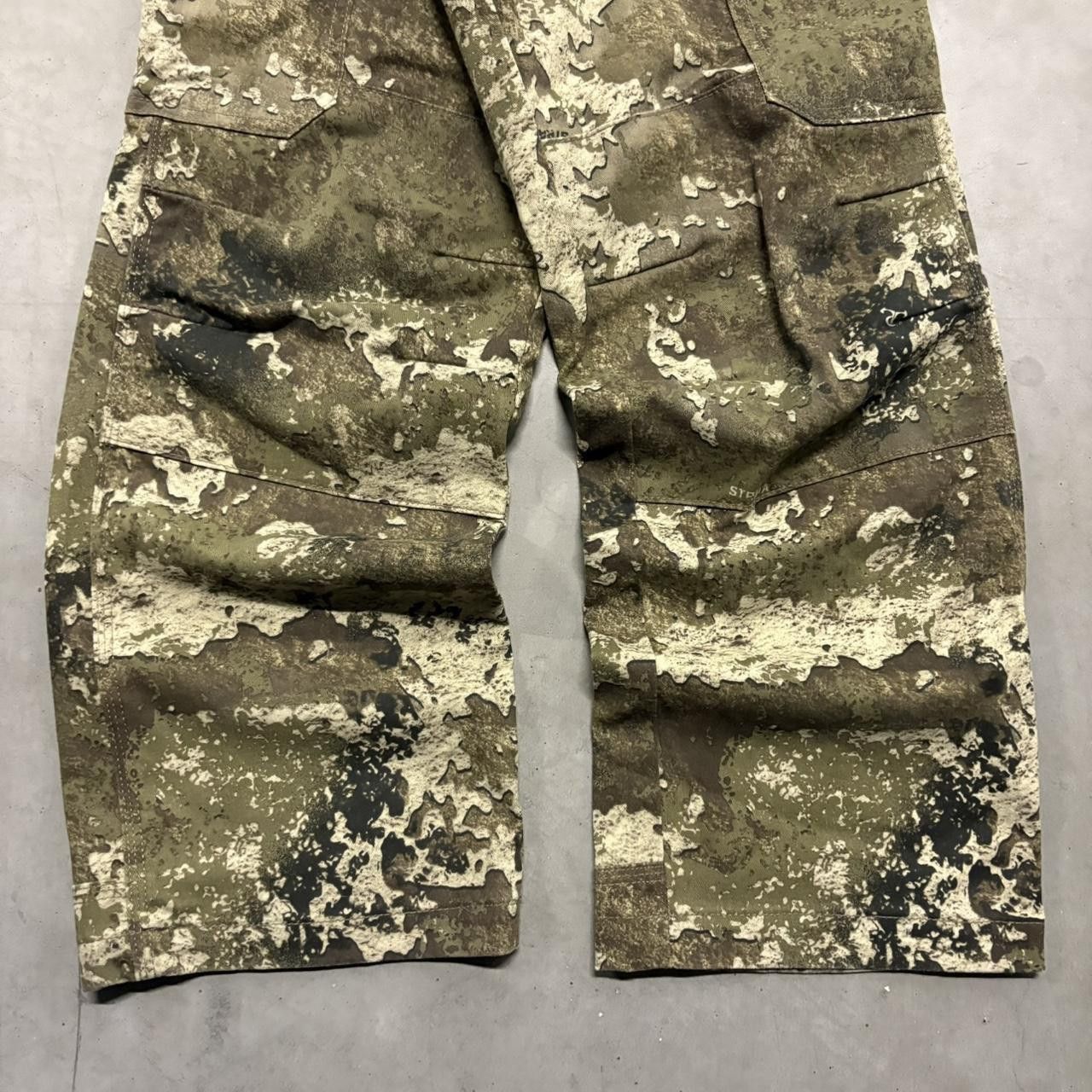 Vintage Crazy Vintage Y2K/2000s Baggy Real Camo DoubleKnee Camo Cargo Pants! Size US 26 / EU 42 - 3 Thumbnail