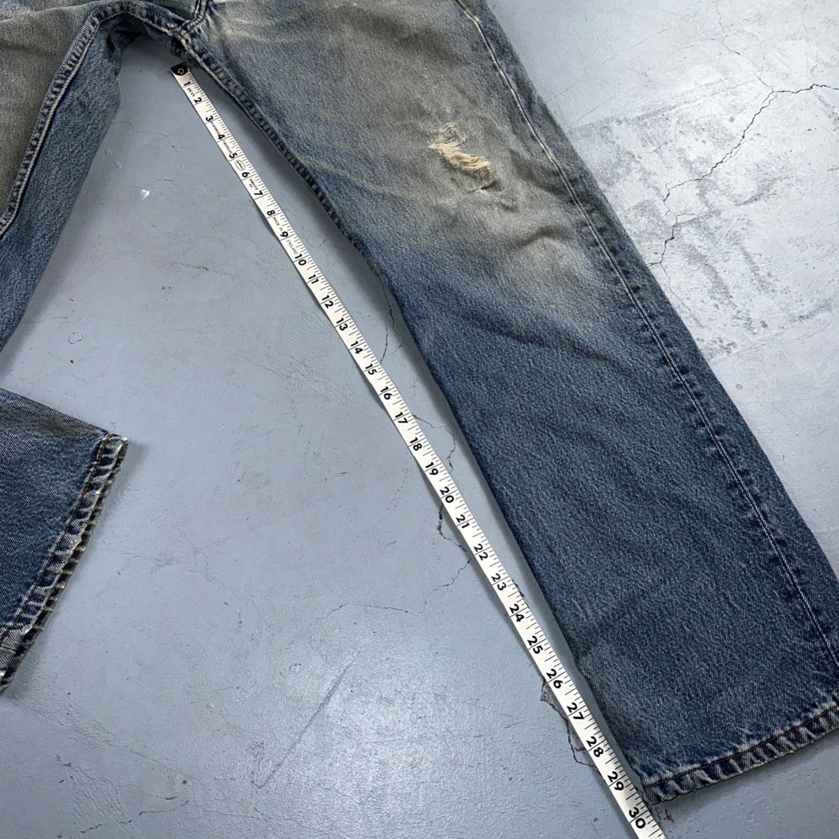Levi's VINTAGE Levi's 501 90s USA Straight Leg Jeans Blue Light Wash 33x32 Mens Size US 33 - 5 Thumbnail