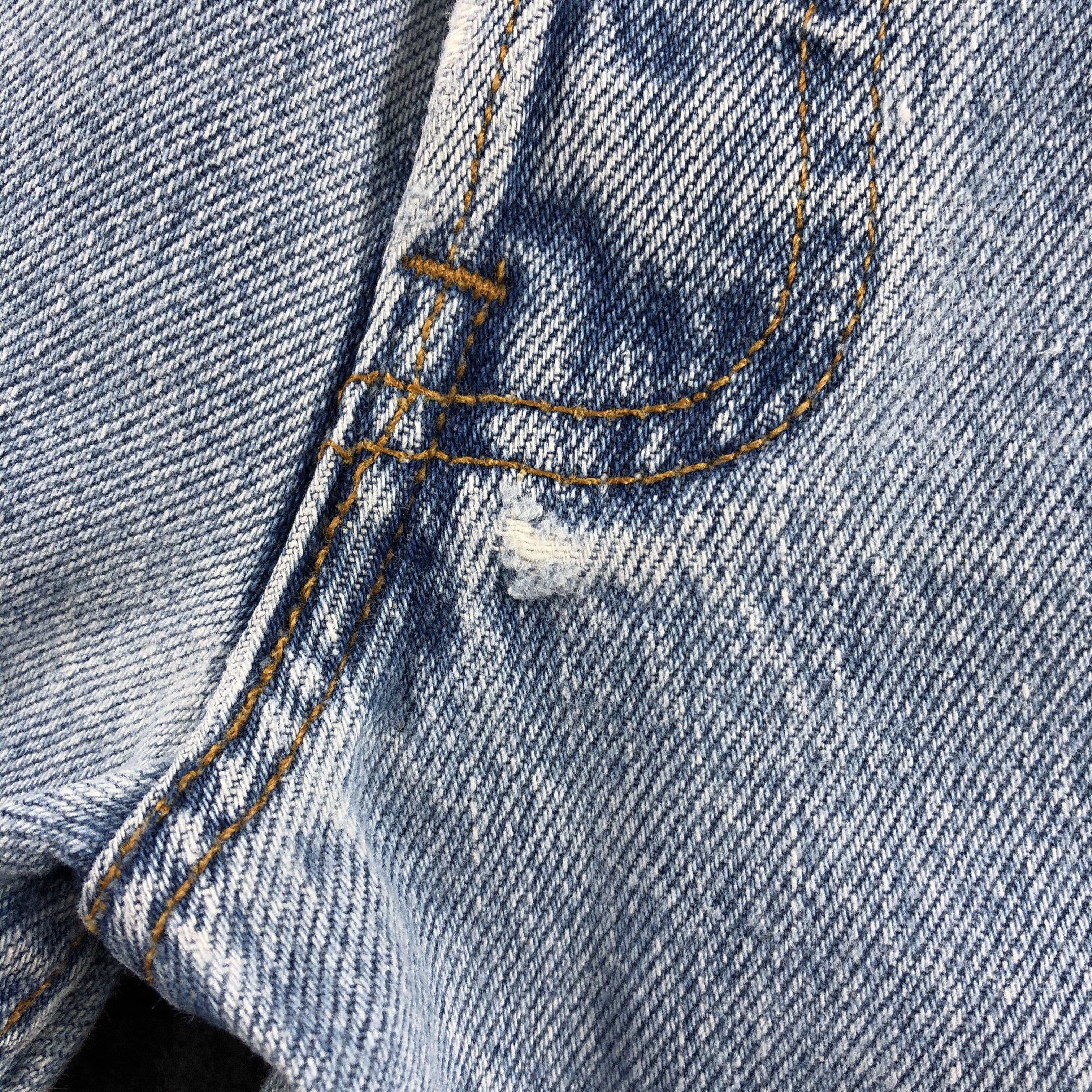 Levi's Vintage 90s Light Wash Levis 501 Jeans-J1900 Size US 29 - 8 Thumbnail