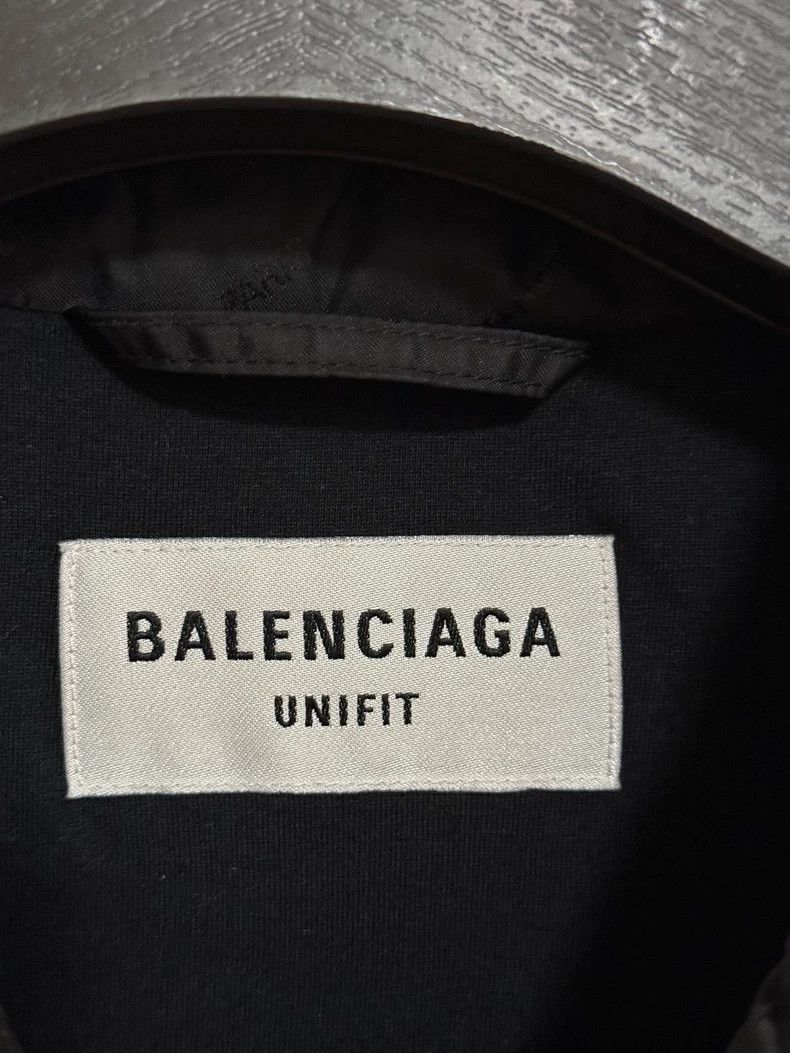 Balenciaga Balenciaga Jacket full of bullet screen logo black loose v Size US S / EU 44-46 / 1 - 4 Thumbnail