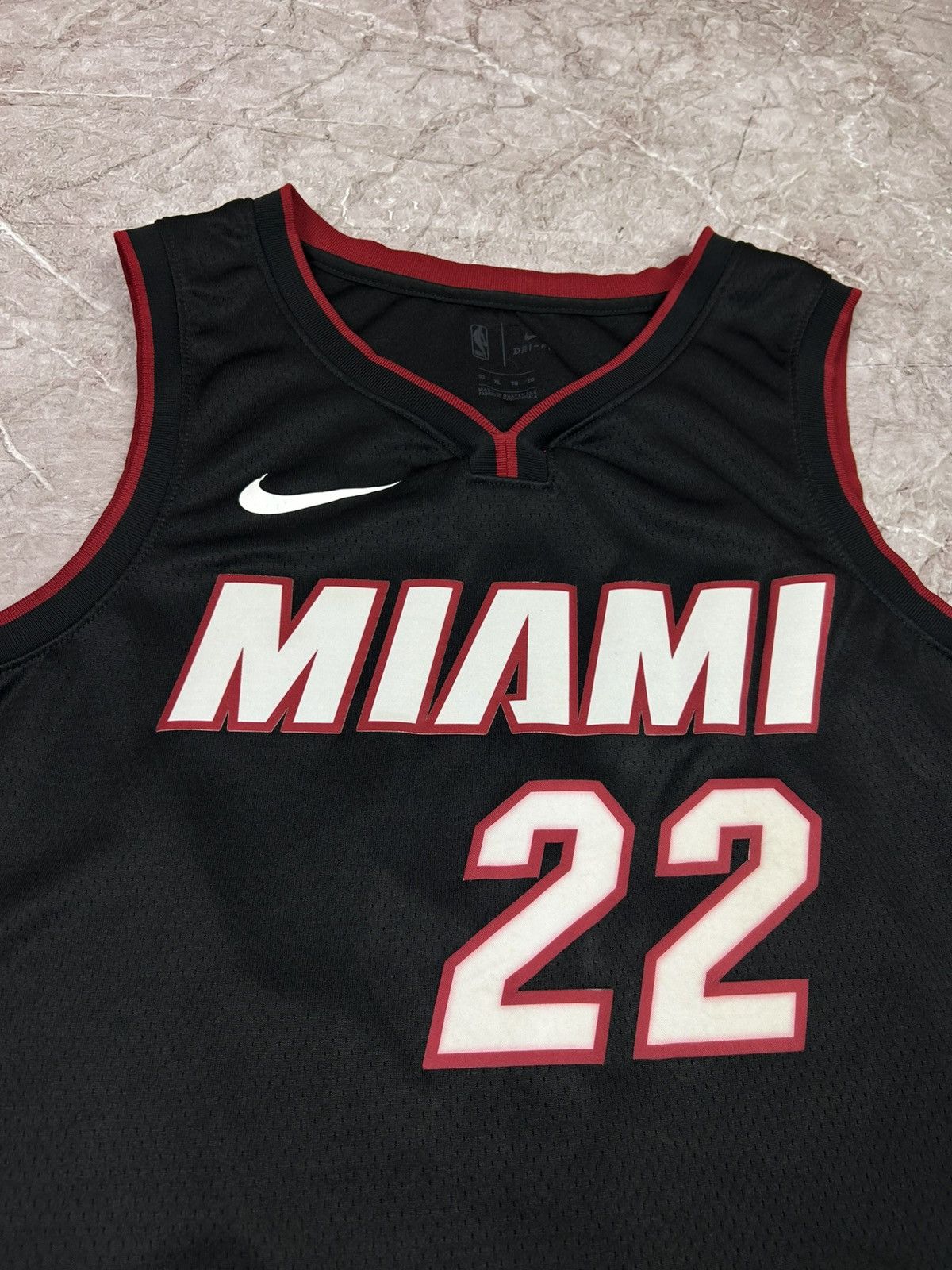 NBA Nike MIAMI HEAT JIMMY BUTLER SWINGMAN JERSEY NBA BASKETBALL Size US XL / EU 56 / 4 - 5 Thumbnail
