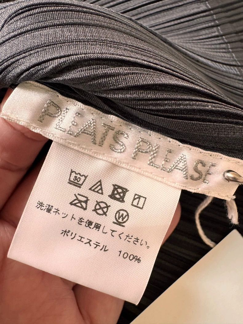 Issey Miyake Issey Miyake size:3 Black classic button-up top Size XS / US 0-2 / IT 36-38 - 2 Thumbnail