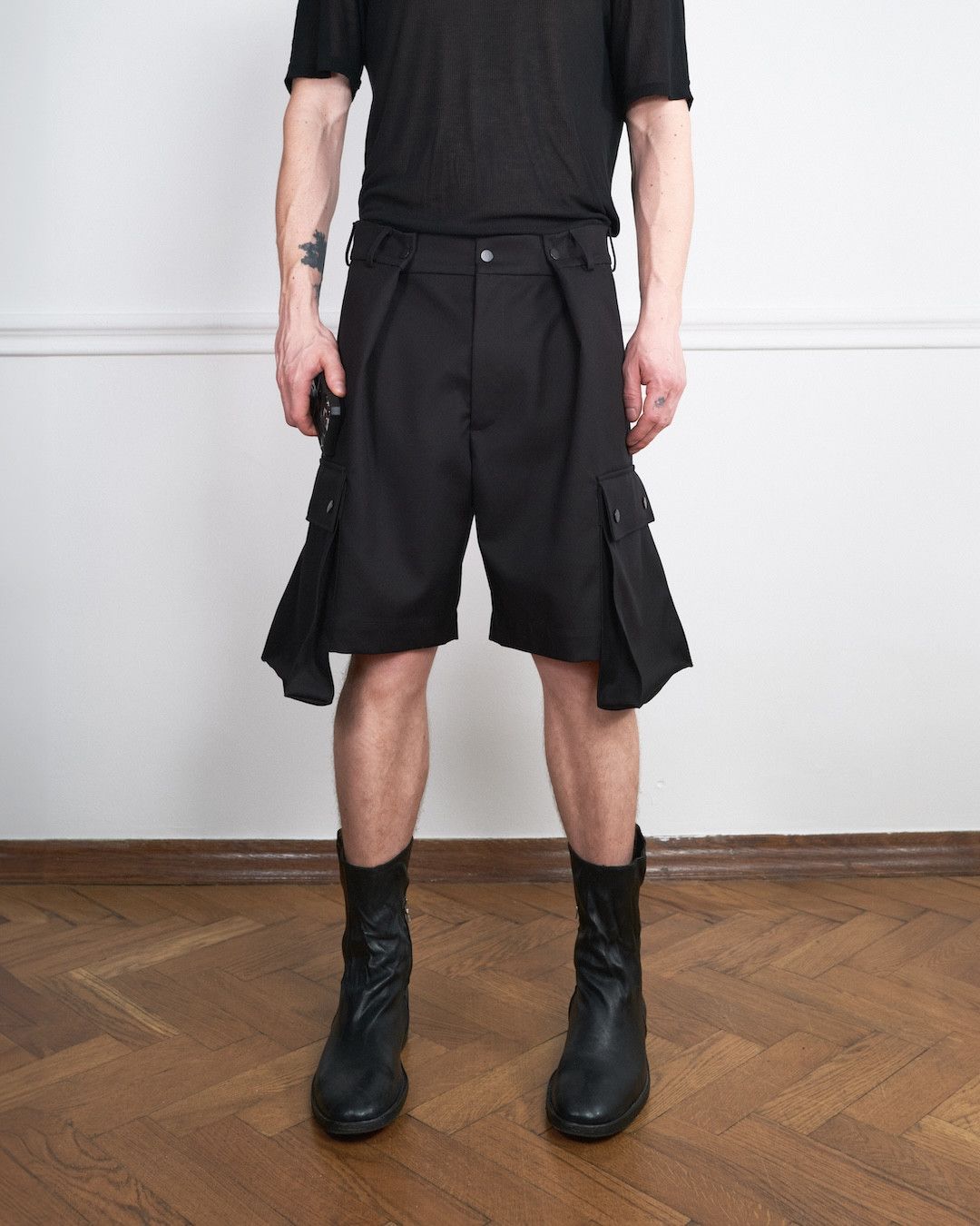 Individual Sentiments MODULAR CARGO SHORTS Size US 30 / EU 46 - 1 Thumbnail