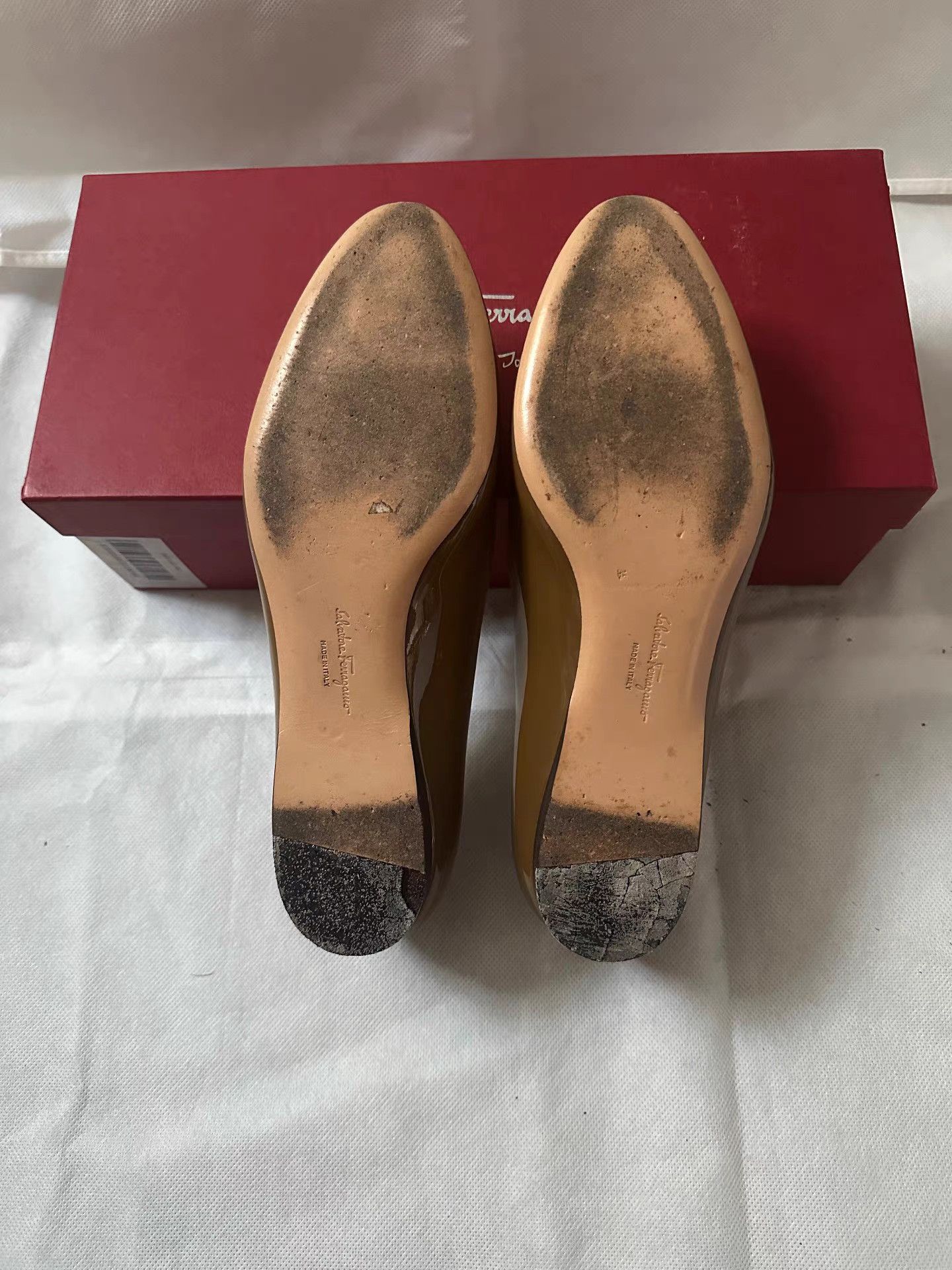 Salvatore Ferragamo Ferragamo Patent Leather Flats Q9 Size US 7 / IT 37 - 4 Thumbnail