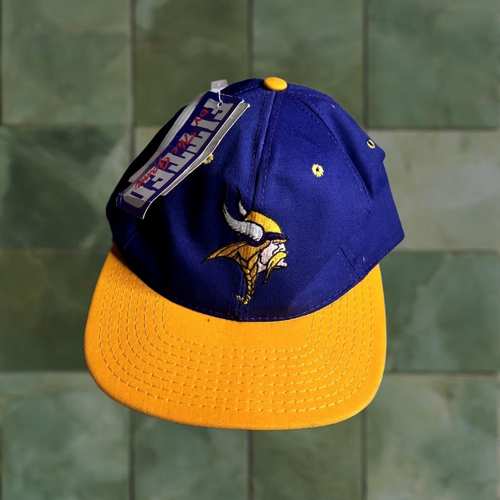 NFL VINTAGE The Game Minnesota Vikings Fitted Hat 7 3/8 Purple Yellow NFL Deadstock Hat Mens Size ONE SIZE - 1 Thumbnail