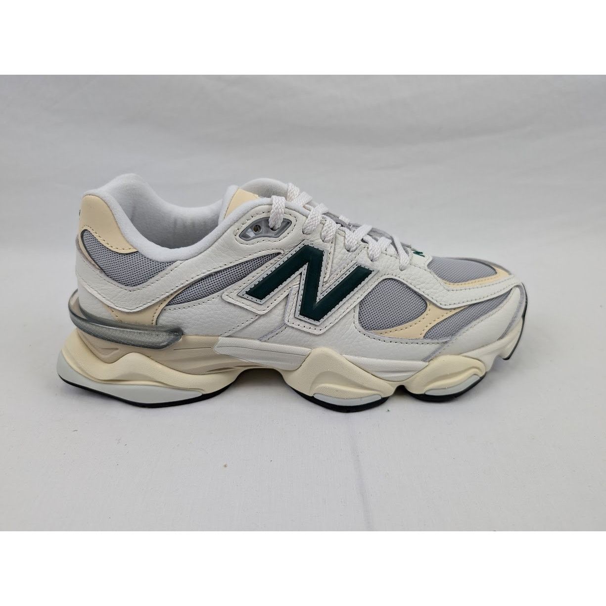 New Balance o1rshd1 Low-Top Sneakers in Off White Size US 10 / EU 43 - 3 Thumbnail