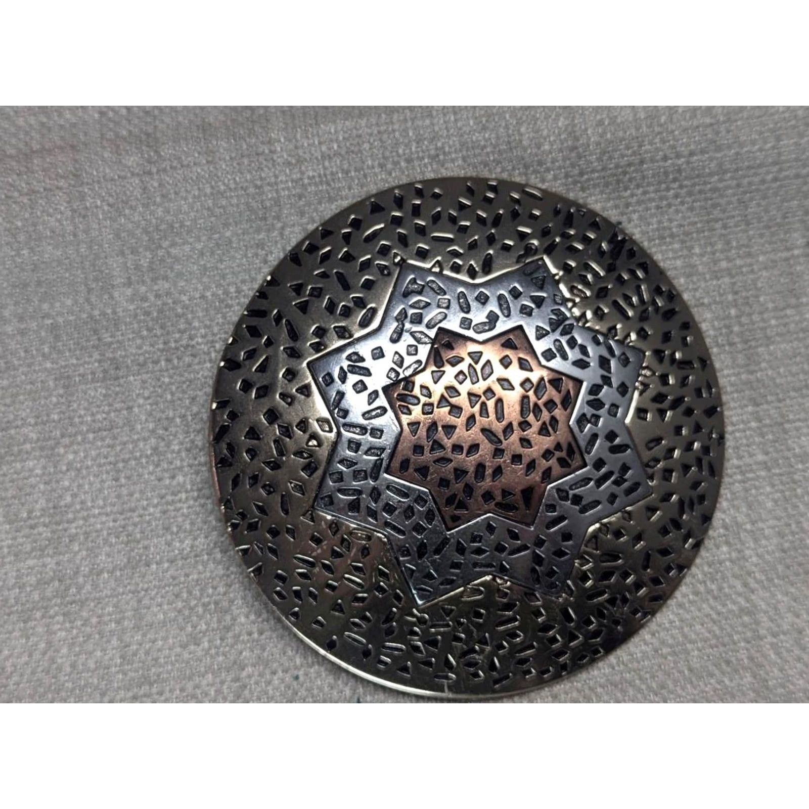 Vintage VINTAGE belt buckle METAL Western 3.75 x 3.75" Mens Gold Abstract Texas Sterling Collection Damage Missing rivet back Size ONE SIZE - 2 Thumbnail