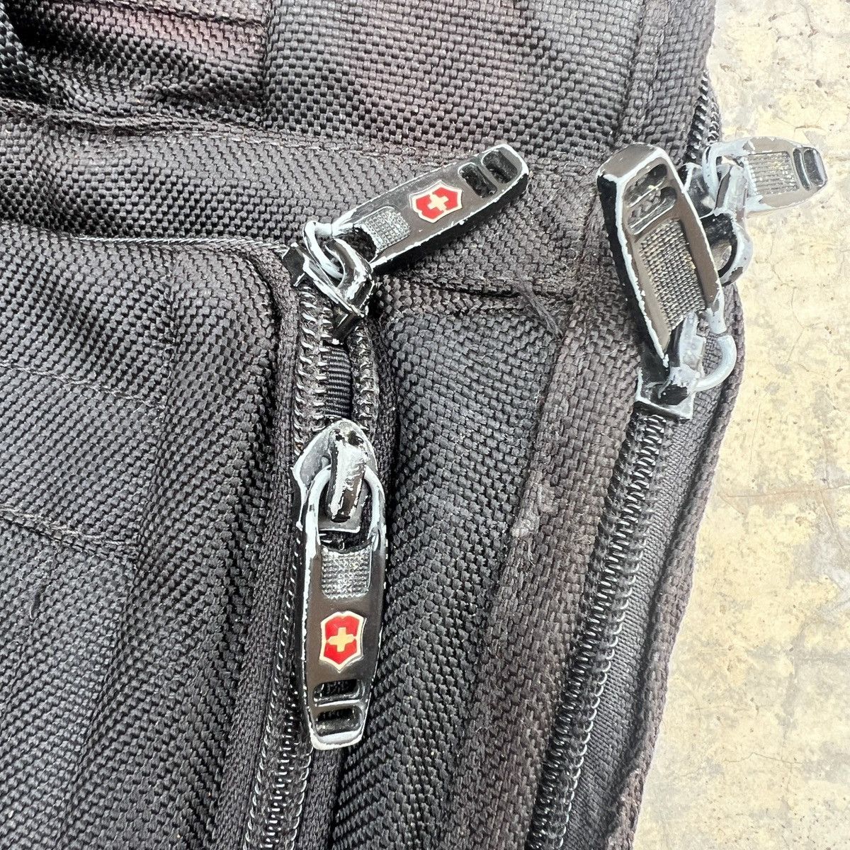 Designer × Victorinox Victorinox Swiss Messenger Bags Size ONE SIZE - 5 Thumbnail