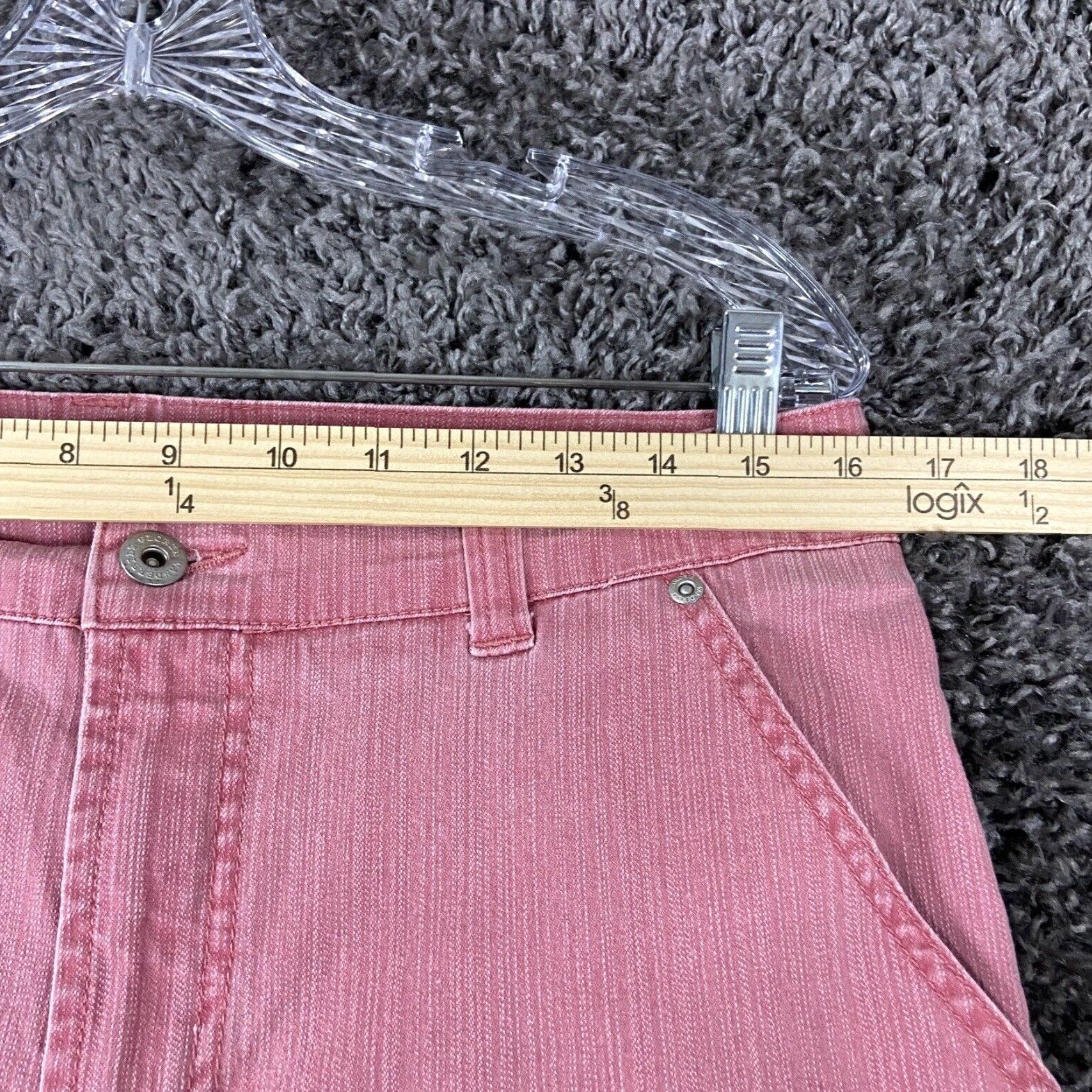 Gloria Vanderbilt VINTAGE Gloria Vanderbilt Capri Jeans Pink Denim Women 12 Capri Denim Jeans Women 12 Pink Gloria Vanderbilt Womens Jeans 12 Ladies Capris Pink Size ONE SIZE - 6 Thumbnail