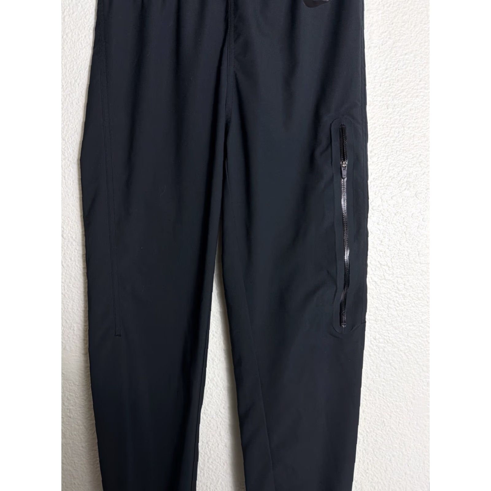 Nike Nike Women's XS Black Bonded Woven Cuffed Jogger Pants 614913-010 Athletic Track Pants Jogger Womens XS Black Solid 27in Inseam Nike Dri-FIT Size 26" / US 2 / IT 38 - 3 Thumbnail