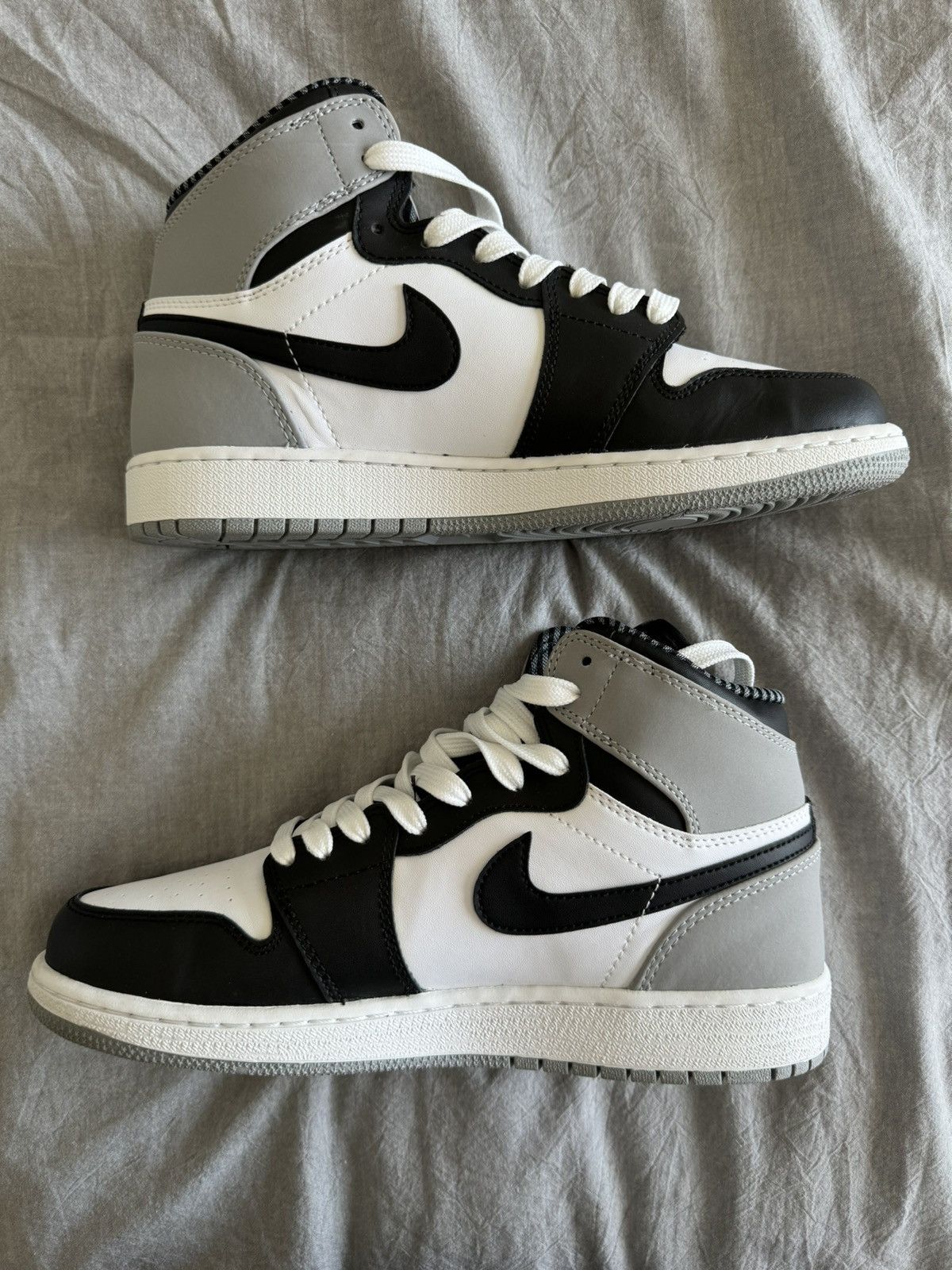 Nike Jordan 1 baron Gs Size 7y Size US 7 / EU 40 - 3 Thumbnail