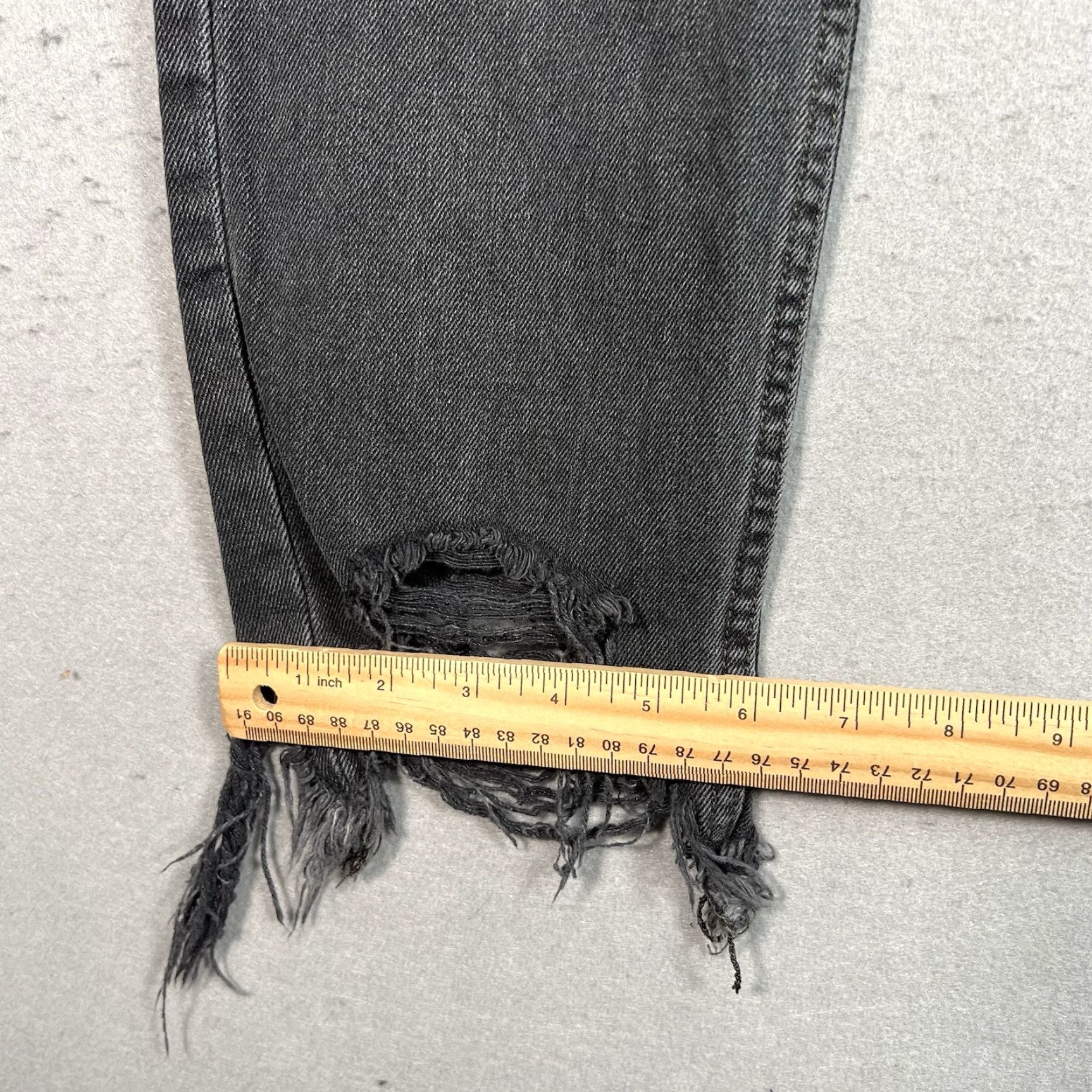Vintage VINTAGE We The Free Womens Jeans Black Distressed Mid Rise Button Fly Size 25 Cotton Denim Straight Size 42" / US 20 - 5 Thumbnail