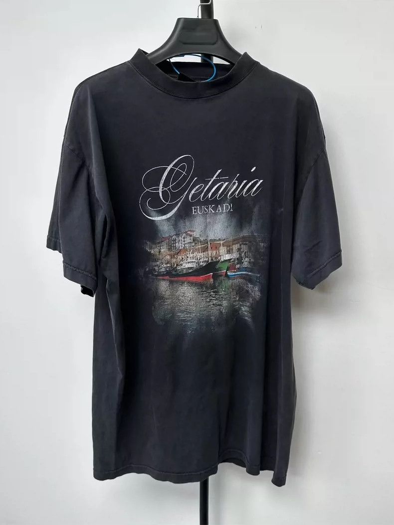 Balenciaga Balenciaga Night monogrammed crewneck pullover short sleev Size US S / EU 44-46 / 1 - 1 Thumbnail