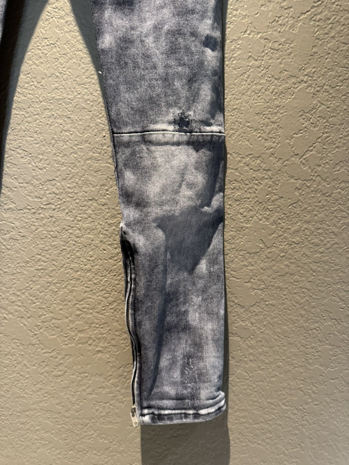 Crysp Denim Grey Distressed Zipper Skinny Crysp Denim Skinny Jeans Size US 30 / EU 46 - 14 Thumbnail