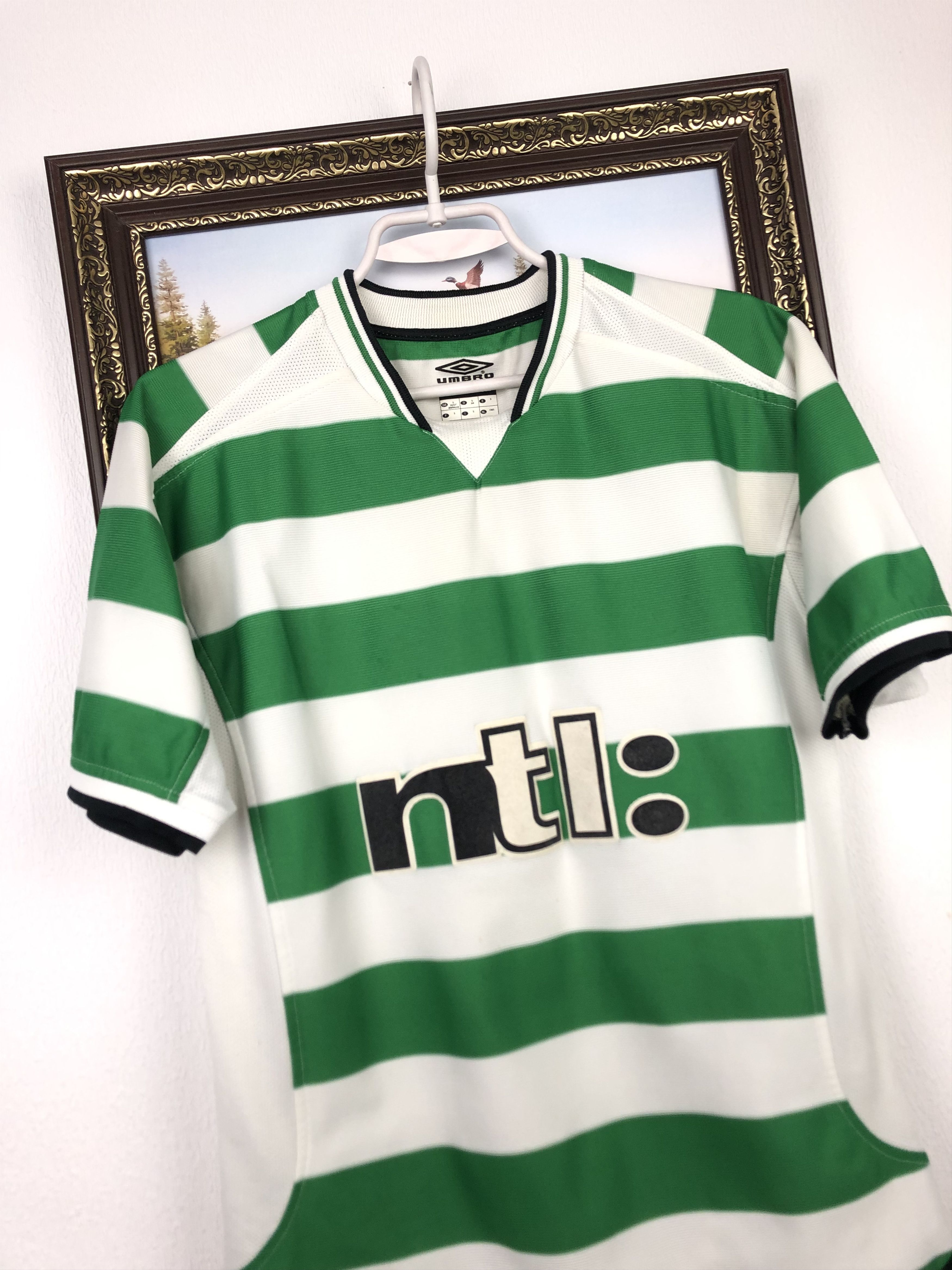 Vintage Celtic football shirt 2001 Soccer Umbro Jersey Mens Trikot Size US S / EU 44-46 / 1 - 3 Thumbnail