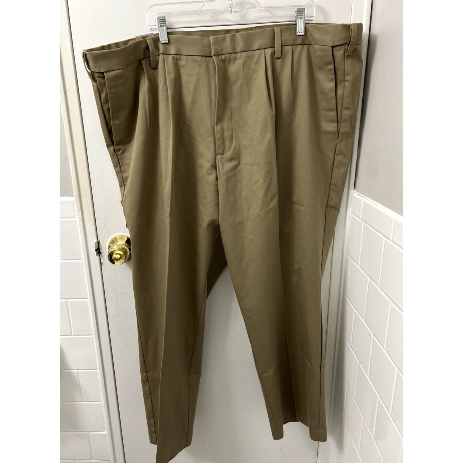 Dockers VINTAGE Dockers Pants Mens 48x30 Beige Signature Khaki Pleated Chino YKK Trousers Size US 32 / EU 48 - 2 Thumbnail