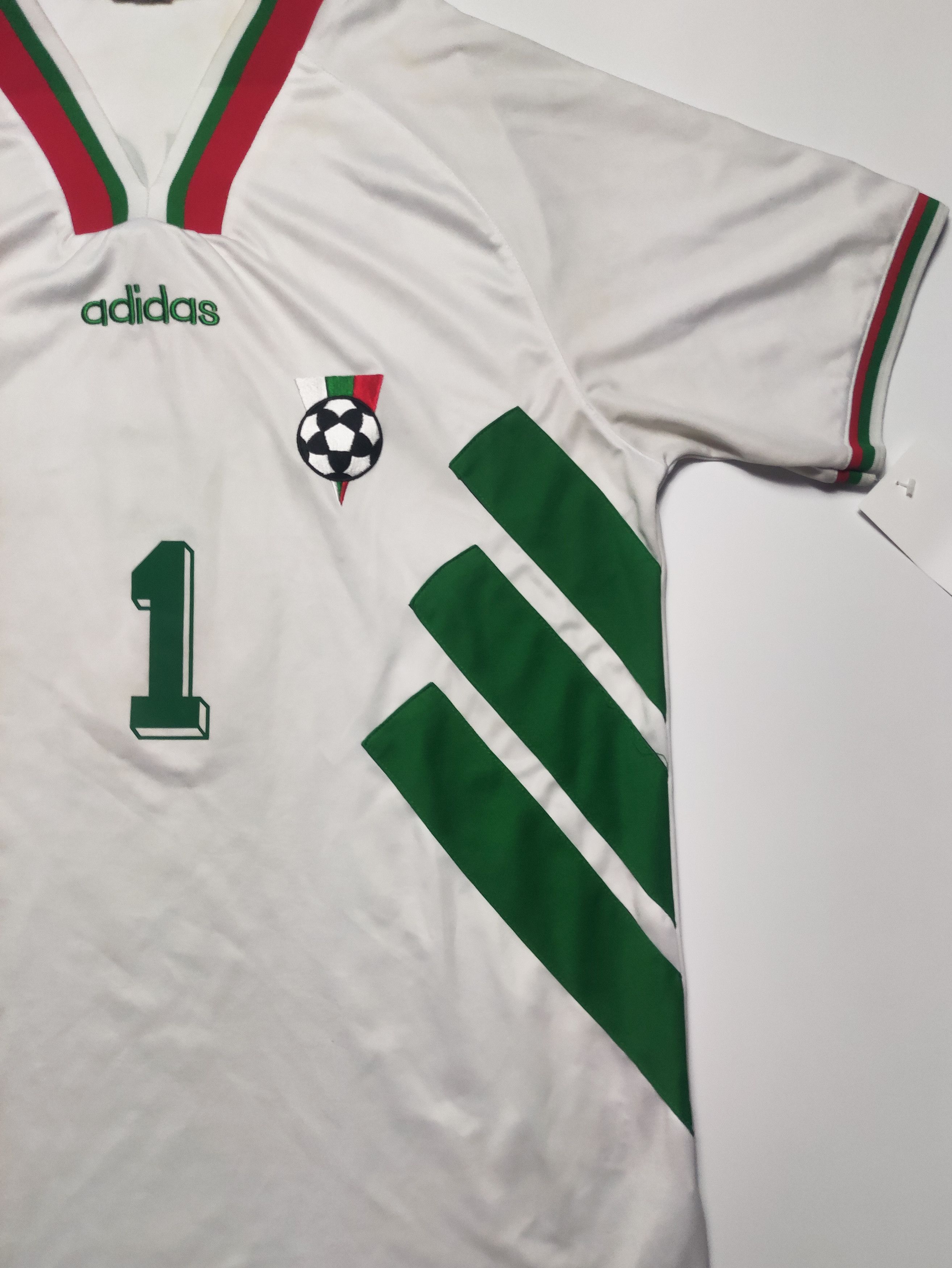 Other Dimcho #1 Bulgaria 1994 Home Shirt Kit Jersey Size US XL / EU 56 / 4 - 8 Thumbnail