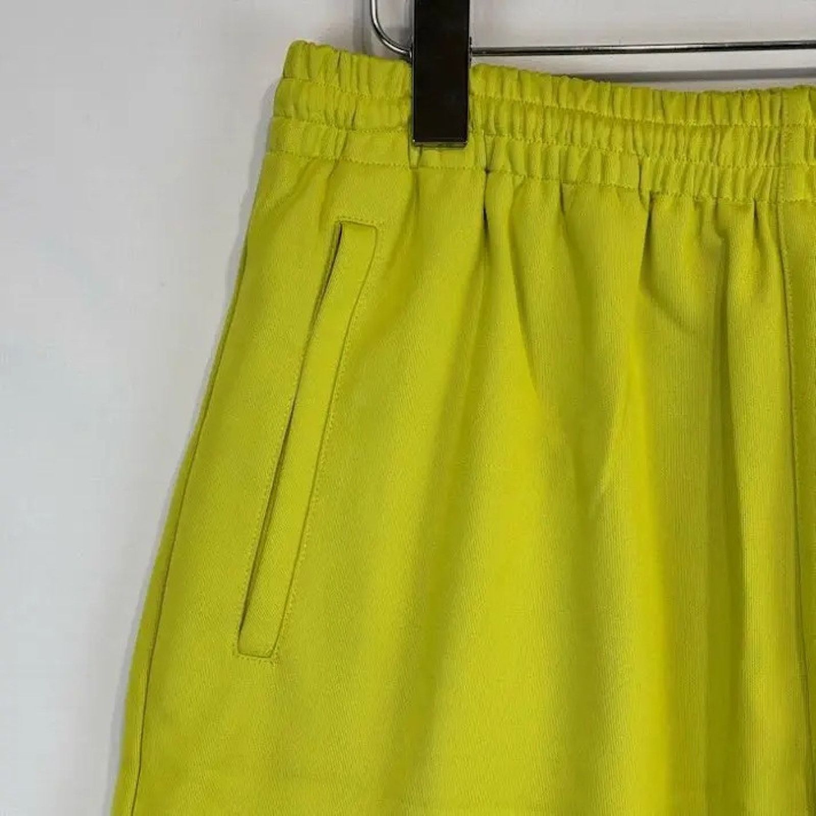 Off-White o1rshd1 Single Arrow Skate Track Short in Lime Size US 36 / EU 52 - 3 Thumbnail